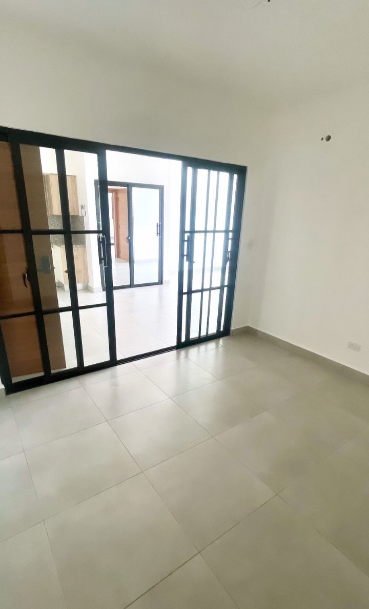 apartamentos - Rento apartamento sin amueblar en Evaristo Morales  3
