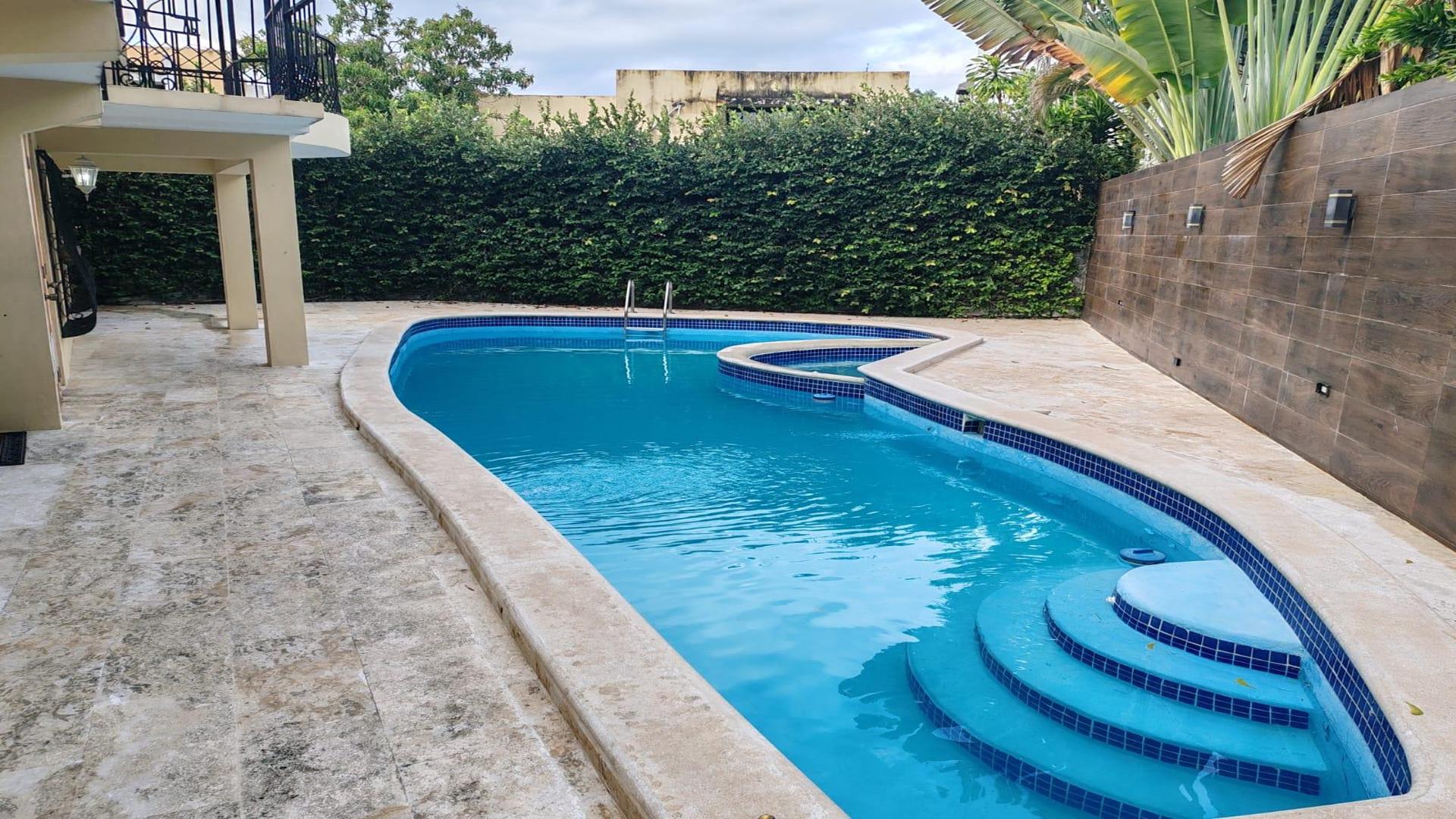 casas - Casa en alquiler en Urbanización Fernandez
