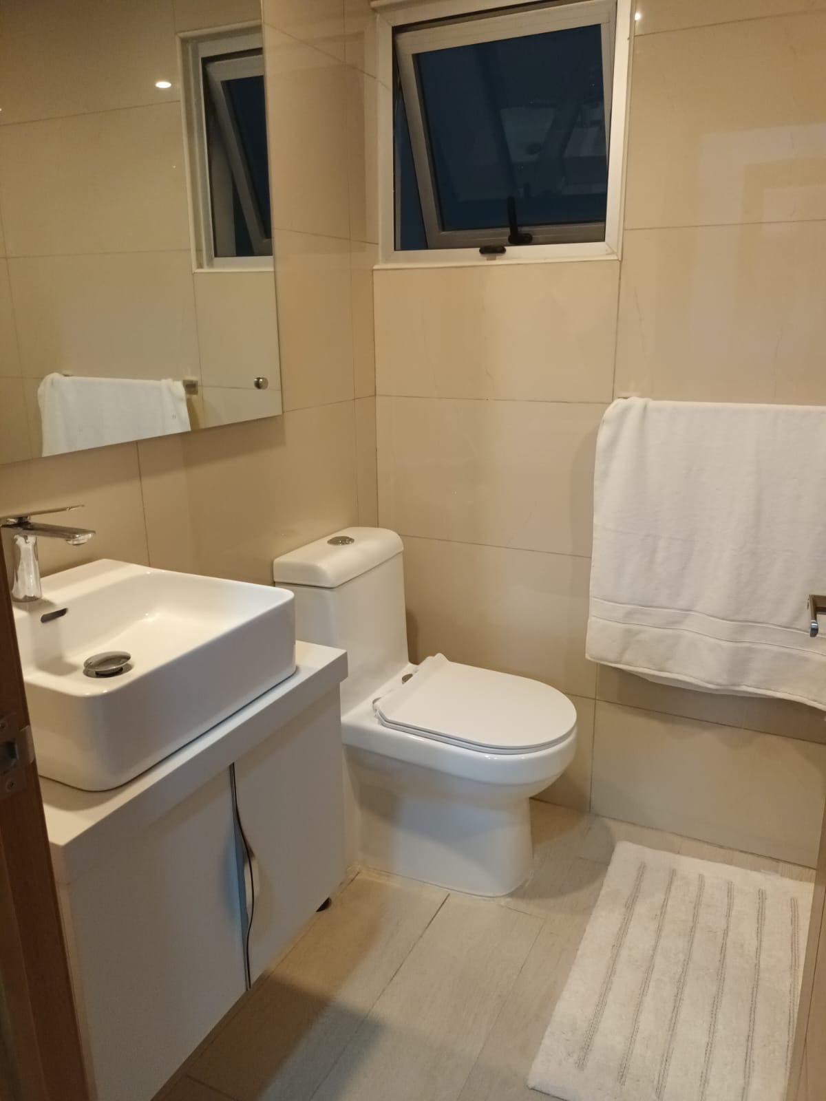 apartamentos - Se alquila apto  naco como nuevo totalmente amuebl 2