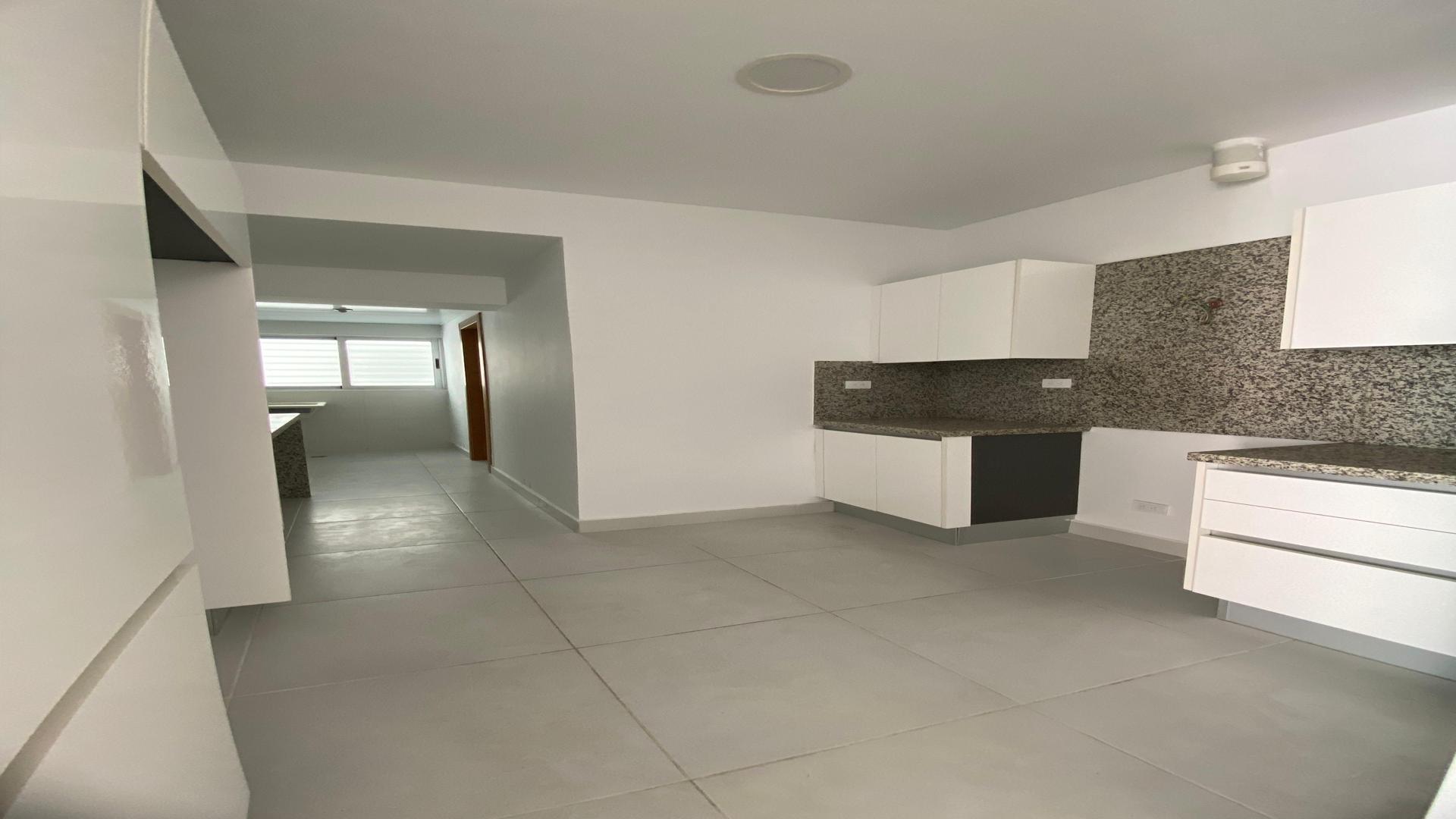 apartamentos - Apartamento en venta en Evaristo Morales – 2 habitaciones y terraza privada 1