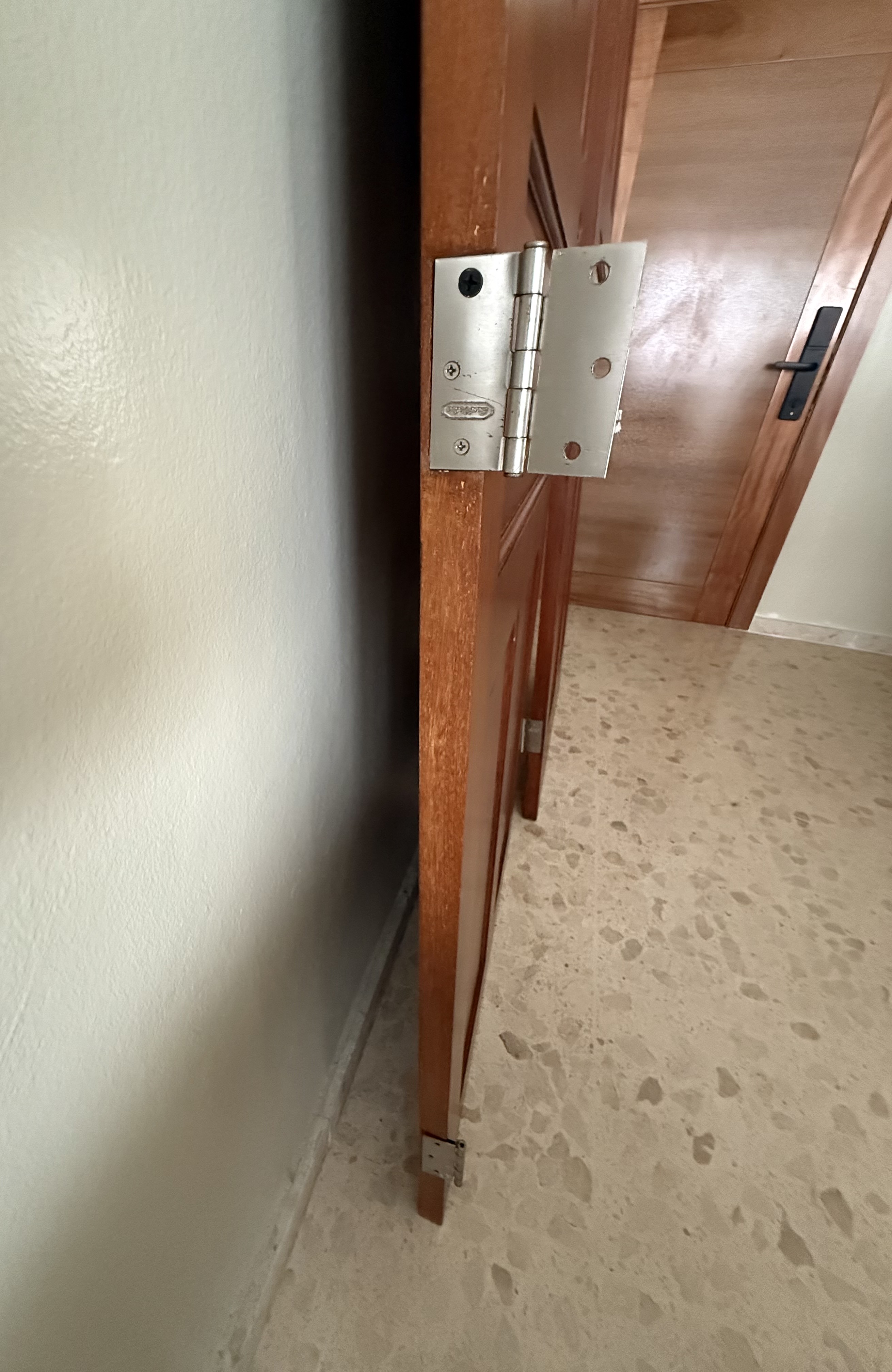 muebles y colchones - ¡Se venden puertas en caoba usadas en buen estado! 3