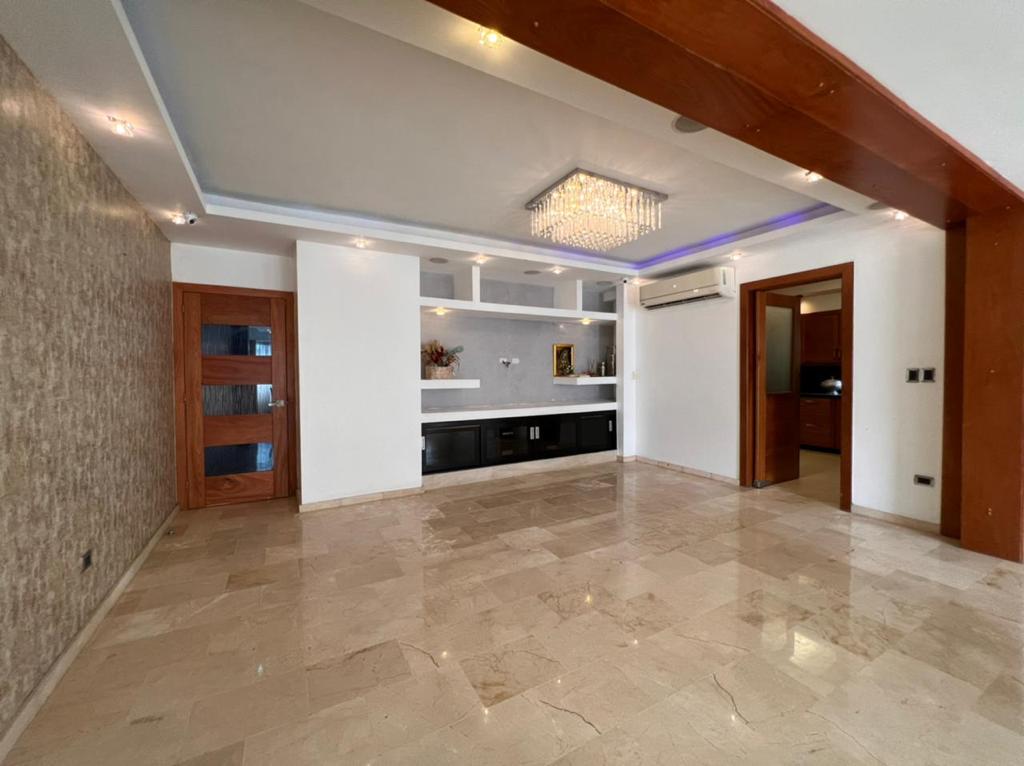 apartamentos - VENDO APARTAMENTO EN URB REAL REMODELADO 2