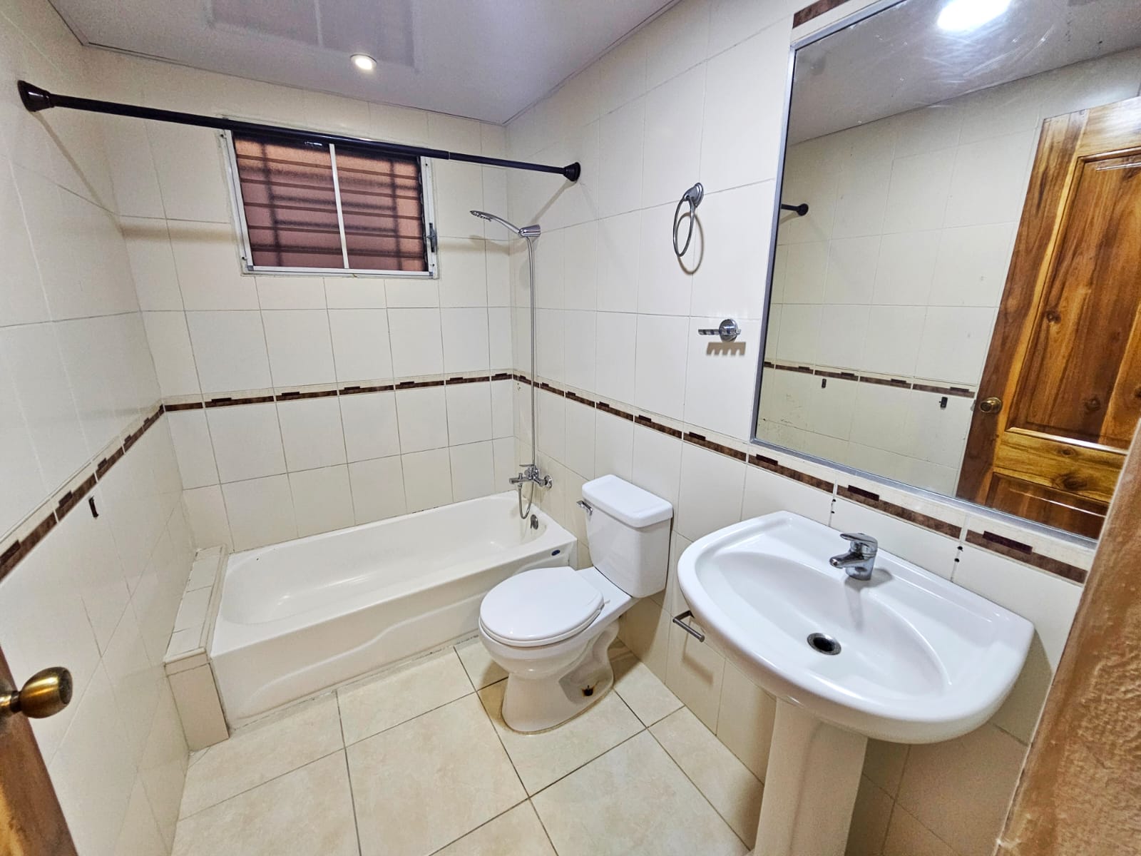 apartamentos - Apartamento en Venta en Don Honorio 2do Piso 5