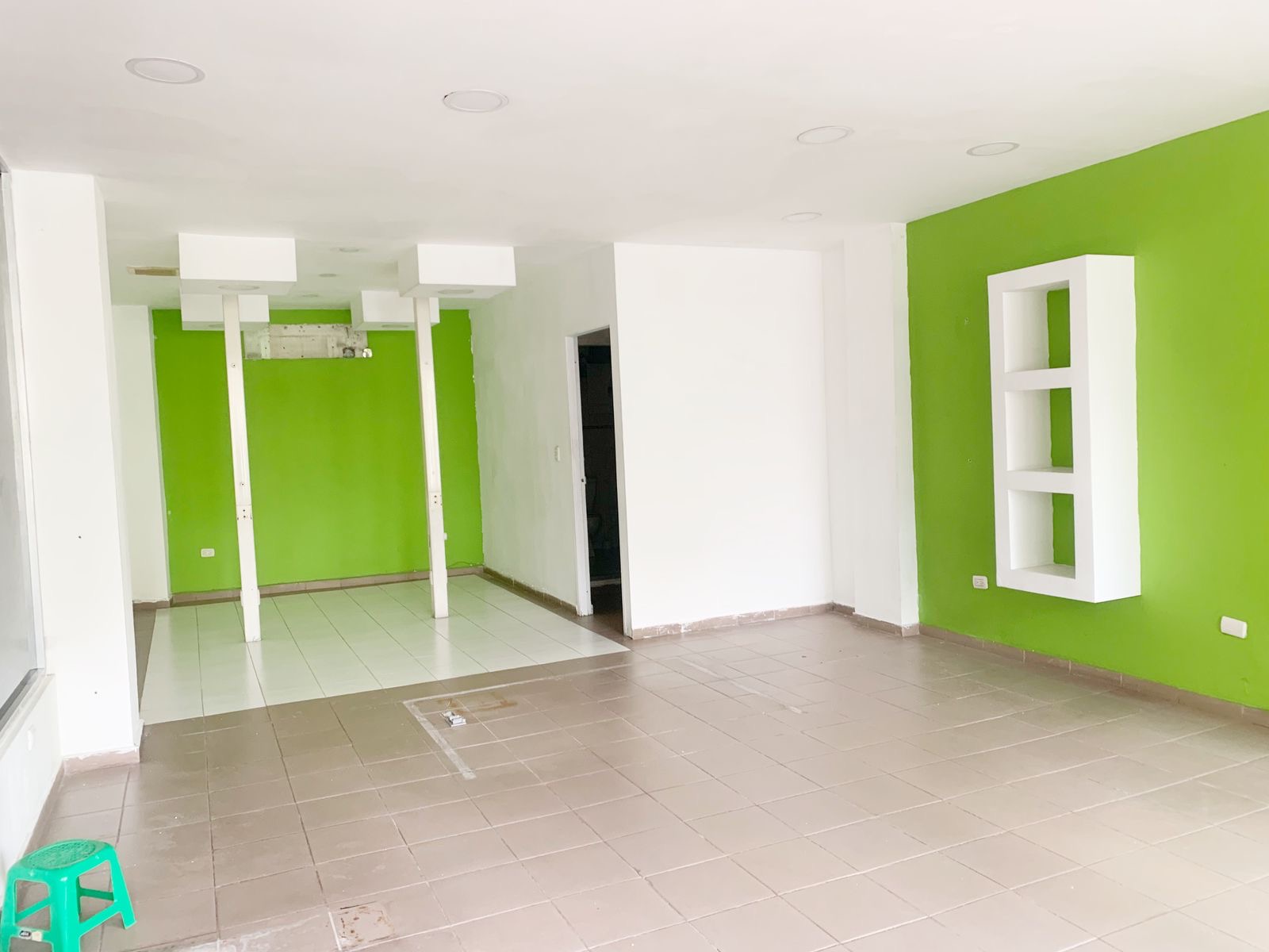 oficinas y locales comerciales - Locl céntrico en Venta  3