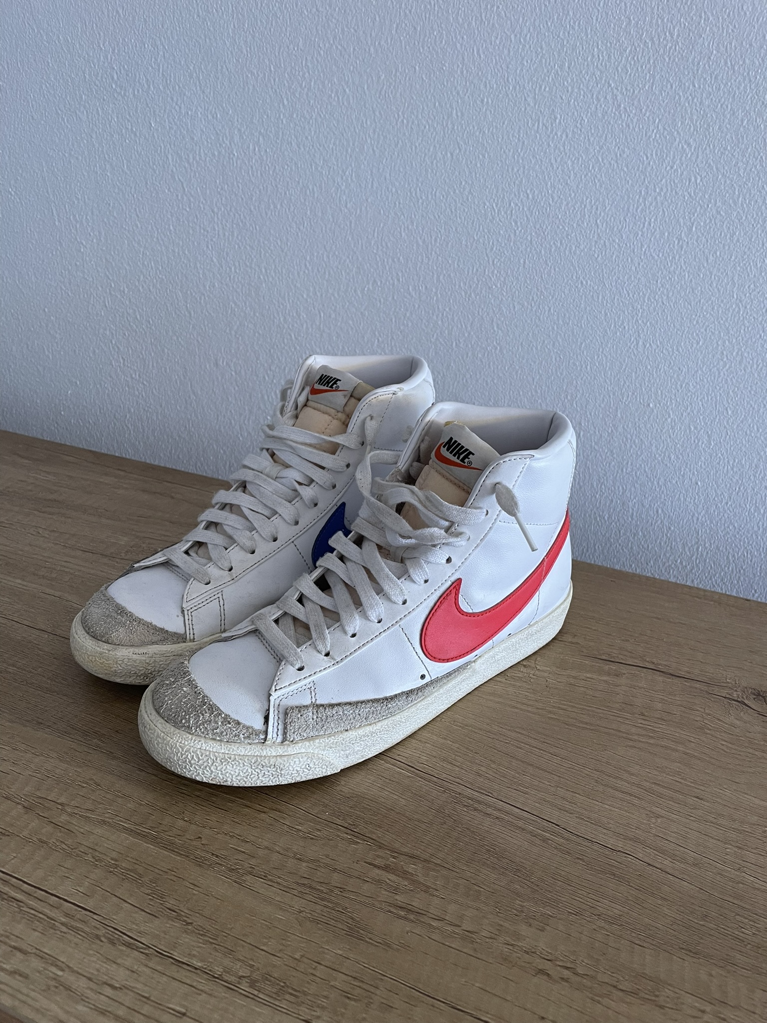zapatos para hombre - Nike Blazer Mid '77 VNTG Blanco Rojo y Azul  0