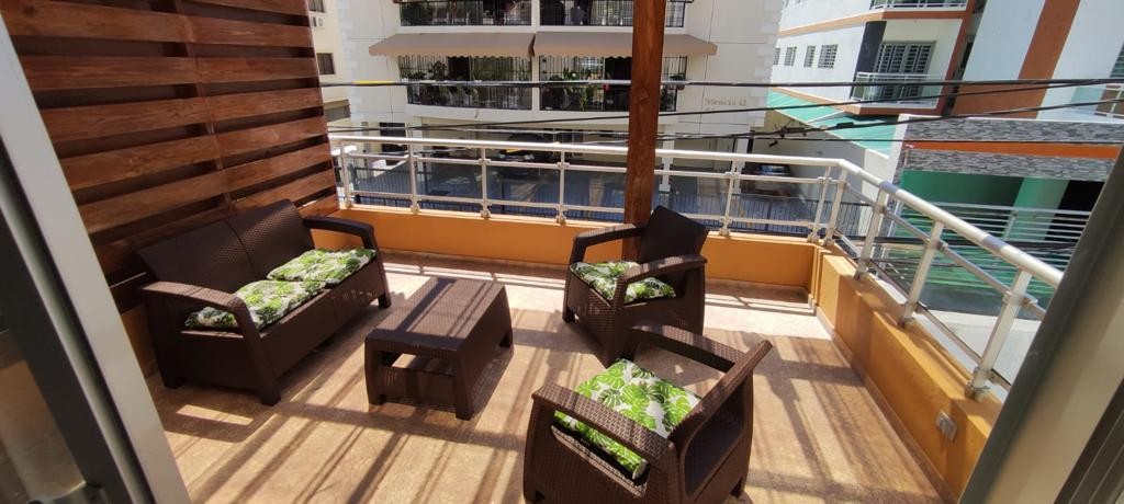 apartamentos -  Alquiler en Renacimiento 
2 hab
2 baños 
2 parq
usd$ 1,000 6