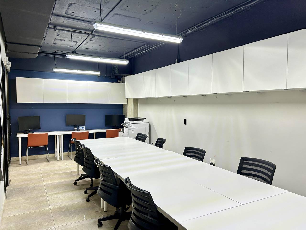 oficinas y locales comerciales - Oficina equipada en venta  3