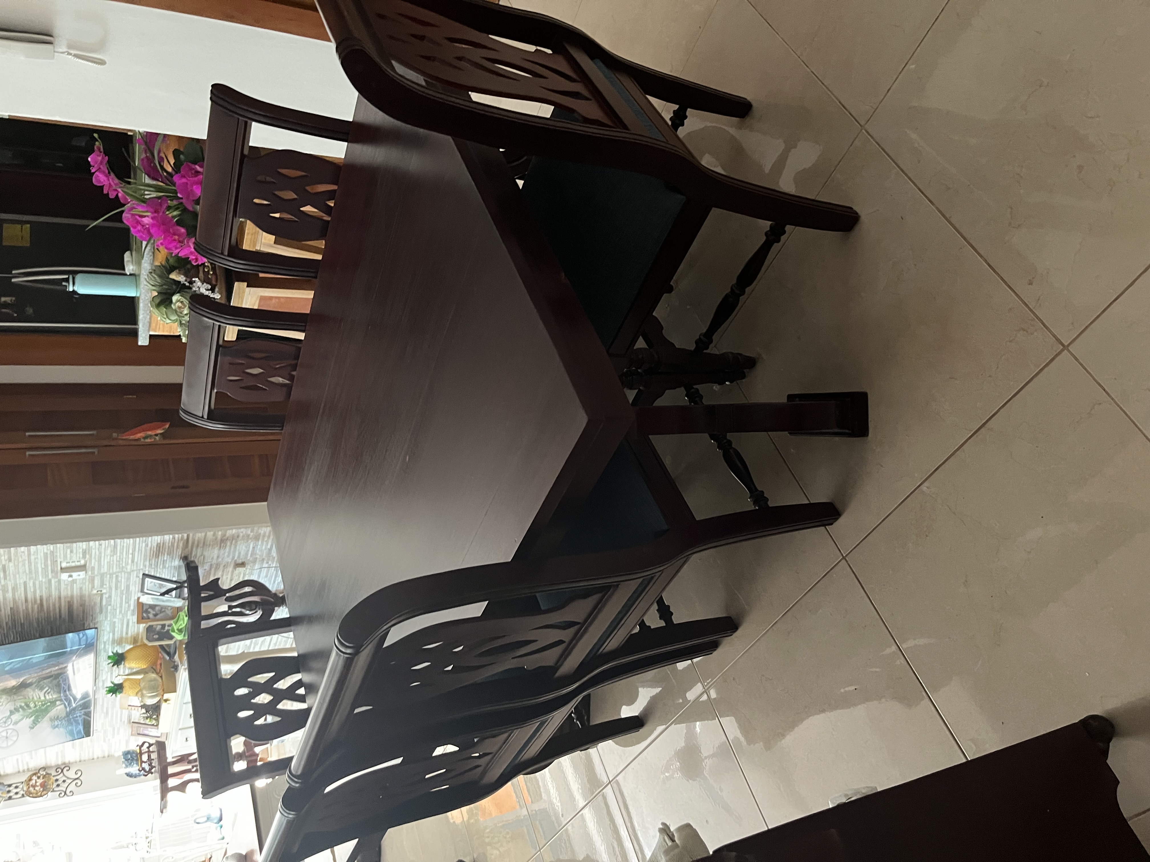 muebles y colchones - vendo juego de comedor en caoba con 6 sillas 1