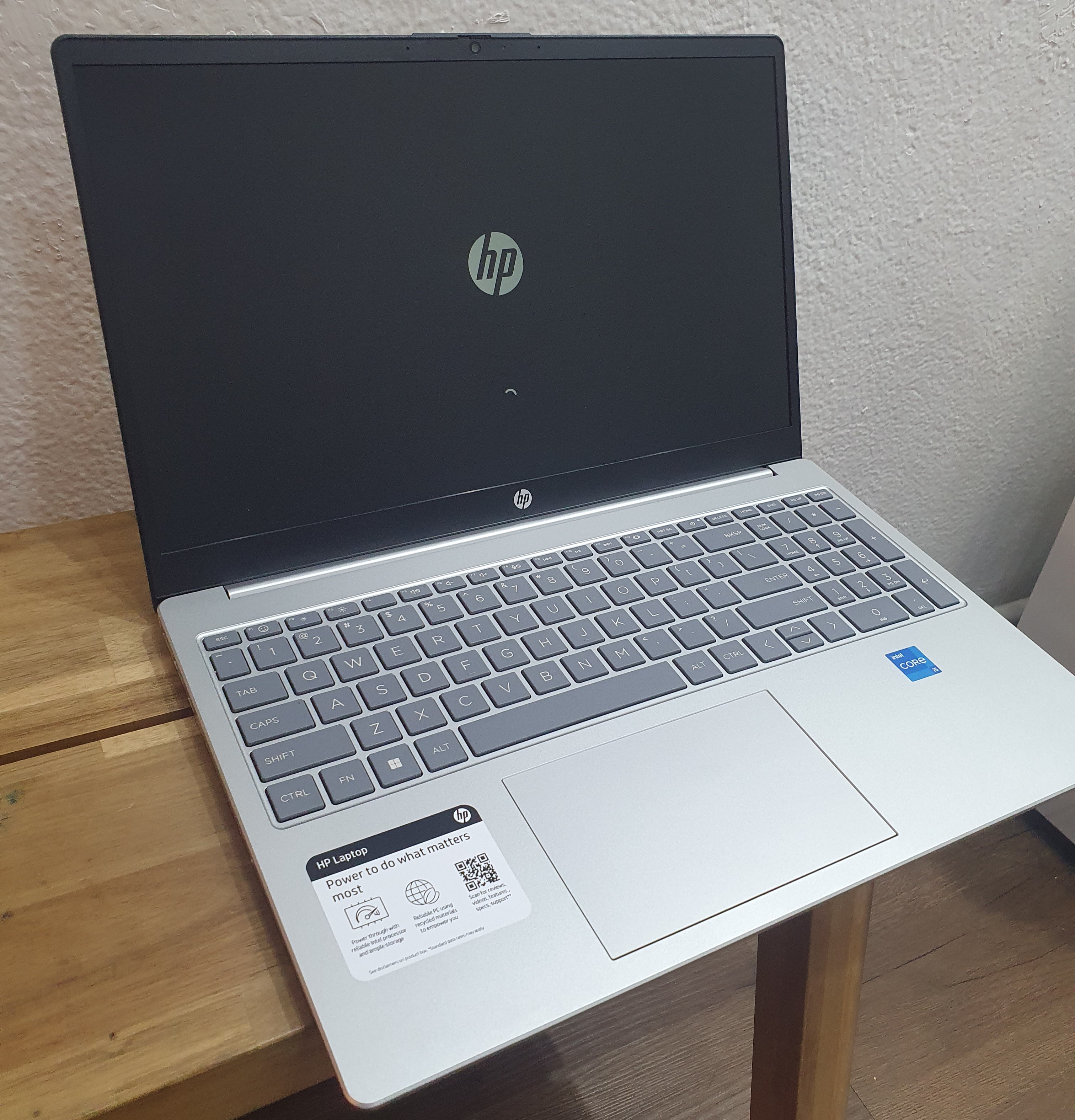 computadoras y laptops - Laptop HP 15” FHD, Core i5 12th Gen, 8GB RAM, 256GB SSD, Windows 11, Nueva 4