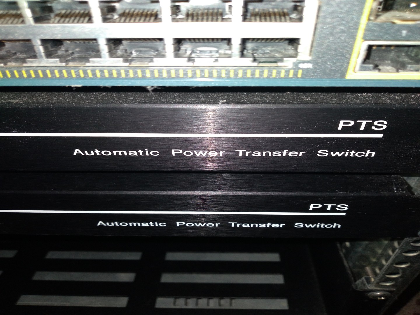 otros electronicos -  Equipos redes:
(2) CISCO 2960
(2)CISC 3750
(1) cisco2950
(2) automátic transfer 2