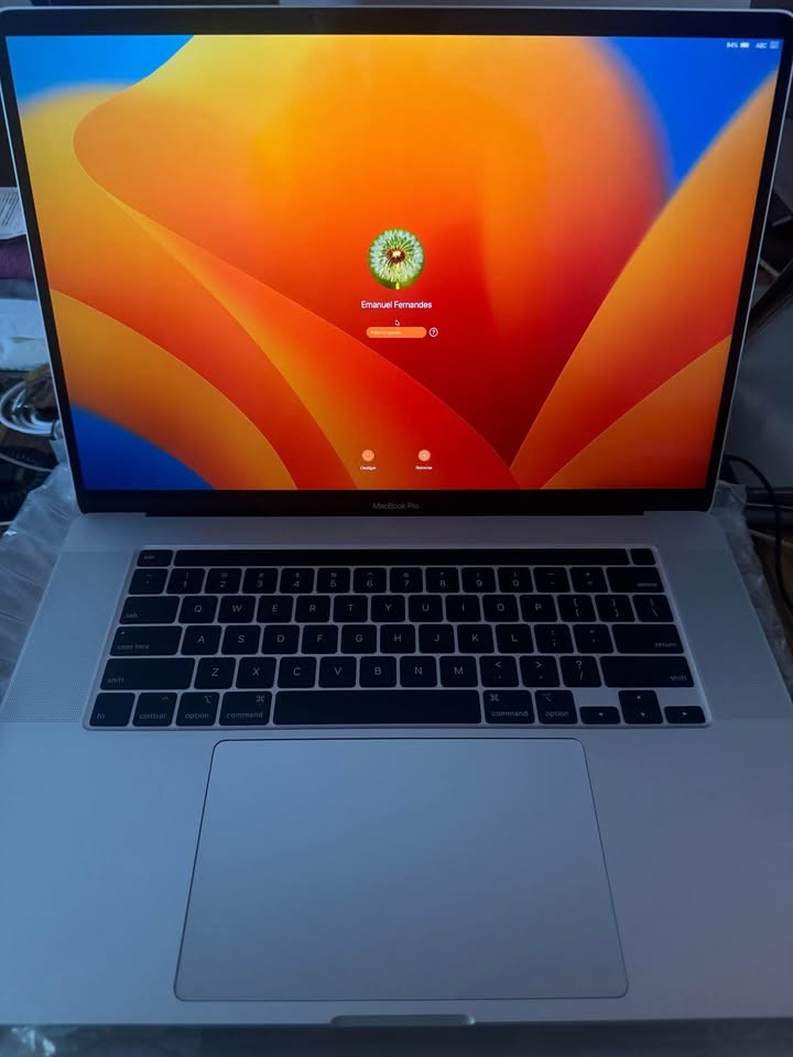 computadoras y laptops - Macbook Pro 16" / I9 / M4 Max / 32Gb RAM / 1000 GB SSD!!! Nueva !!! 5