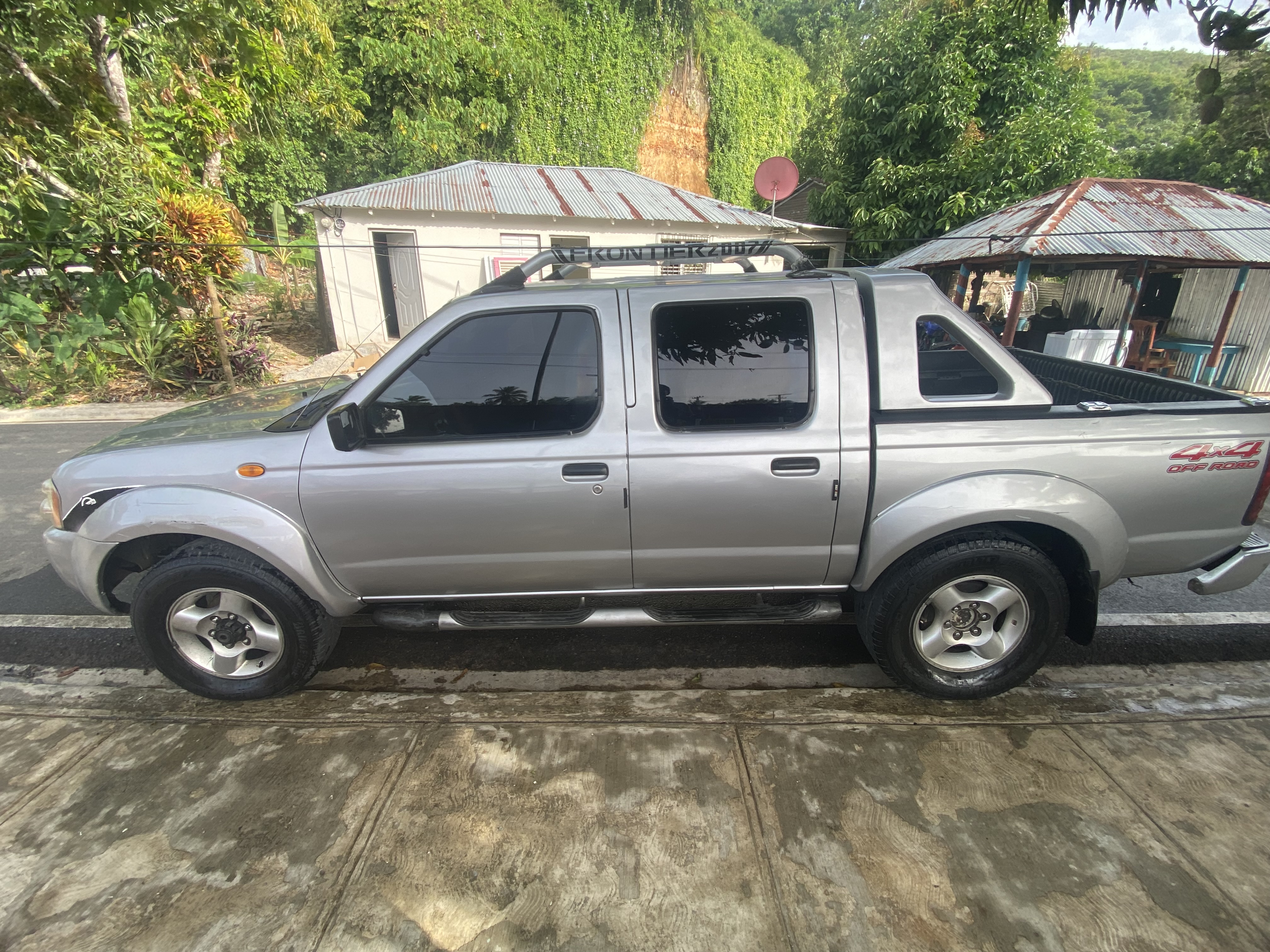 jeepetas y camionetas - Nissan frontier en perfecto estado  5