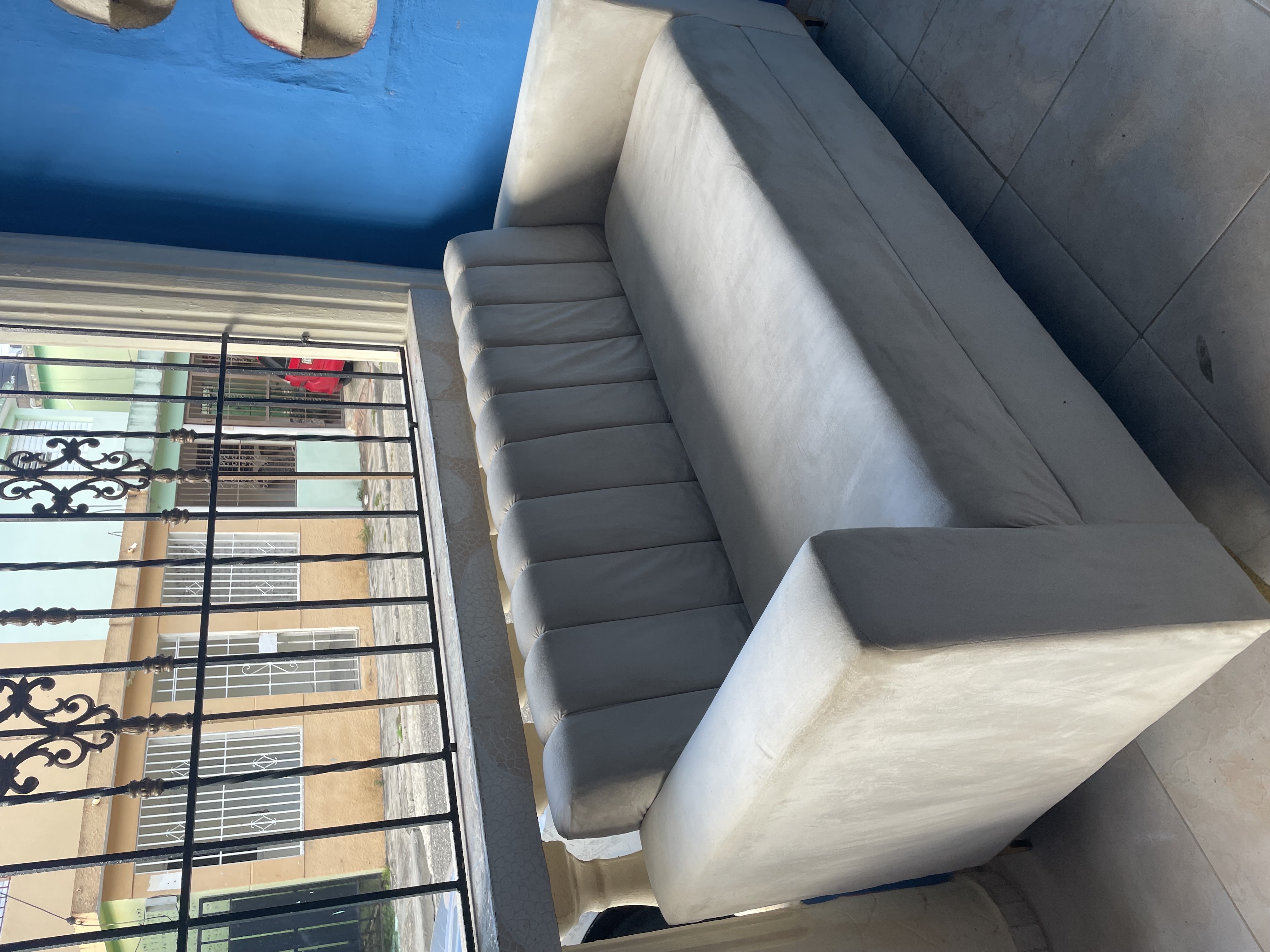 muebles y colchones - Oferta dos sofás  de 4 y 3 asientos en Villa Carmen  0