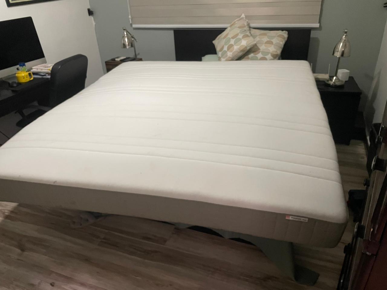 muebles y colchones - Colchón de IKEA (King)  1