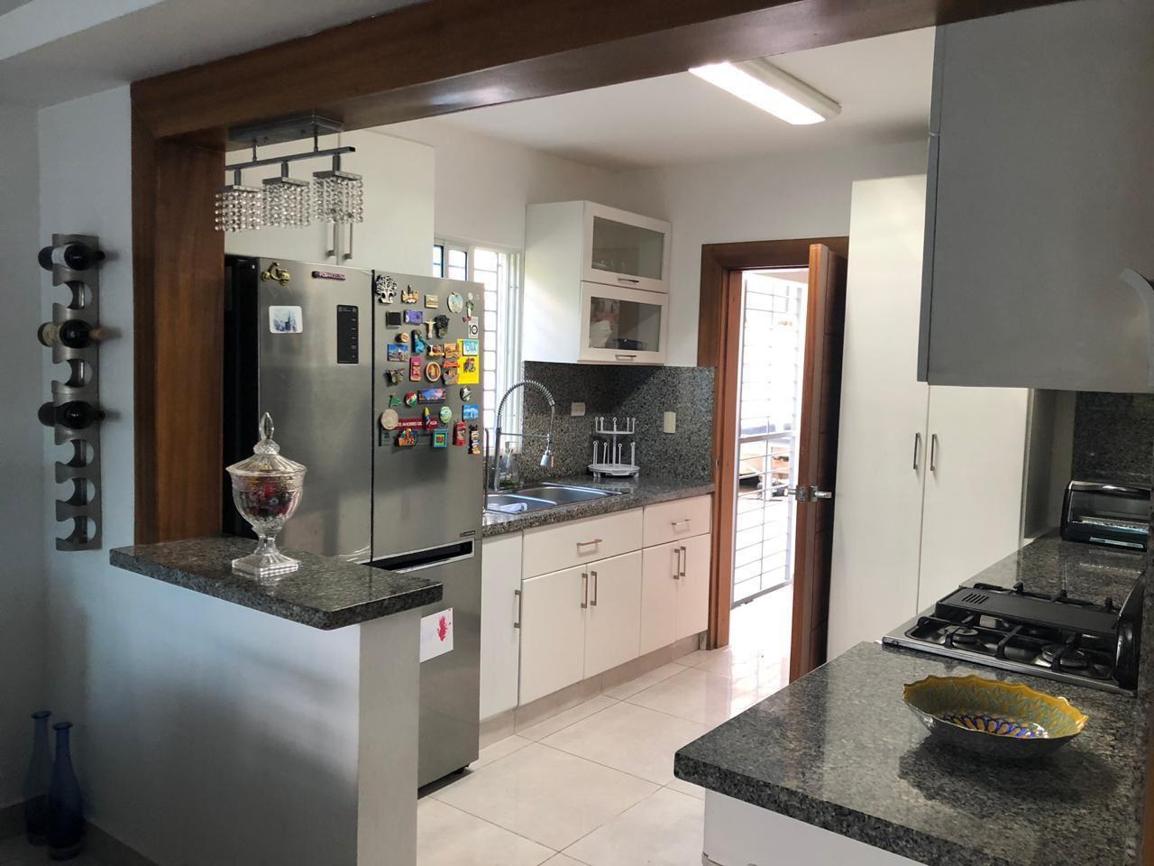 casas - CASA EN VENTA EN LA ZURZA,  SANTIAGO. 8