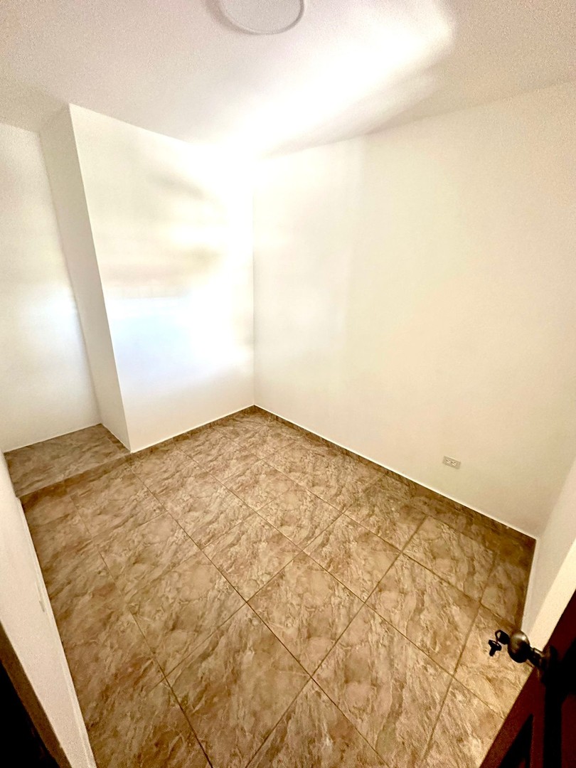apartamentos - 📍 Los Restauradores 

Apartamento clásico .140 mts .
3HAB
Nivel 4
USD$143,000 5