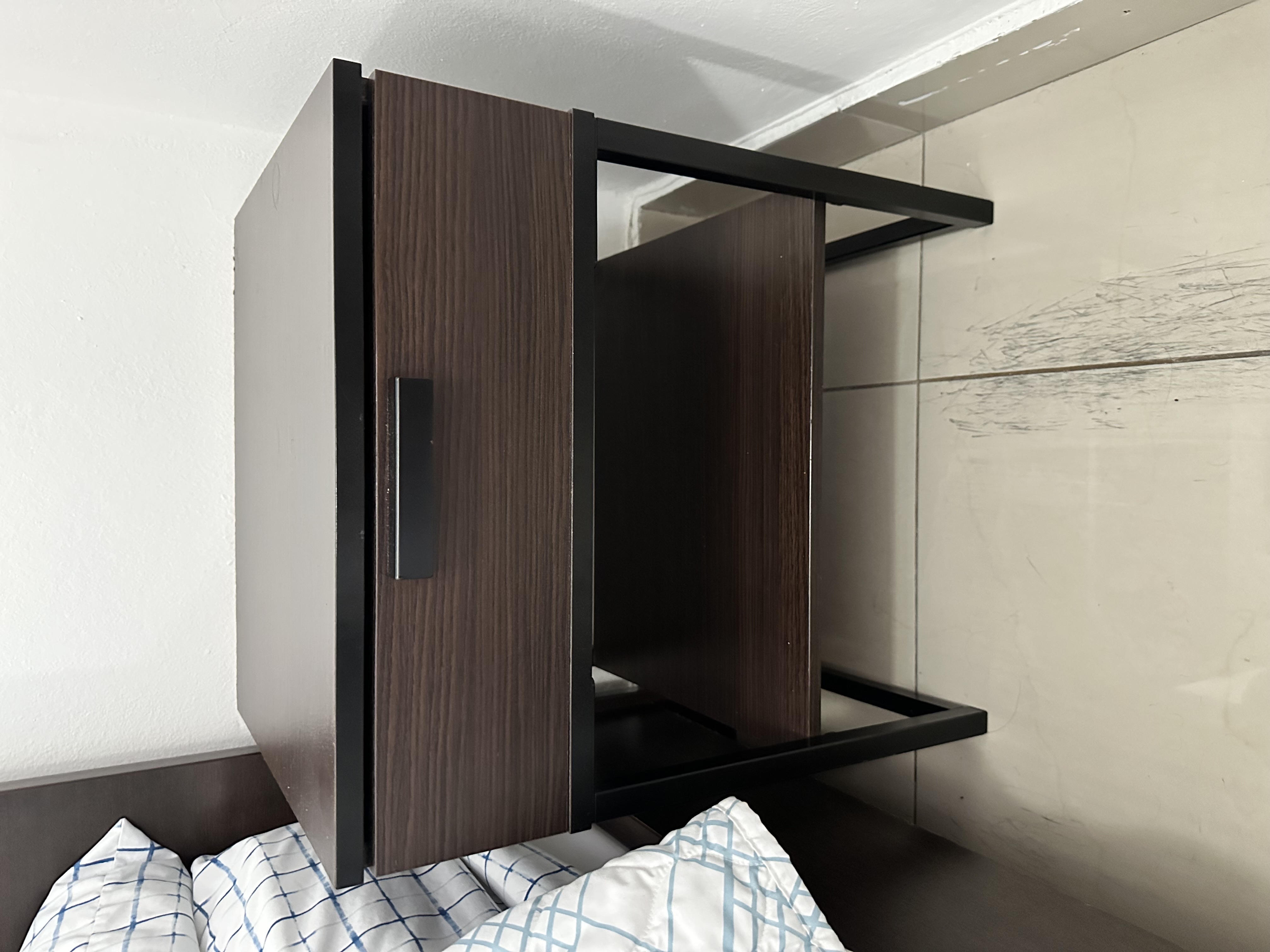 muebles y colchones - Juego de cama full con colchón nuevo y mesa de noche 1