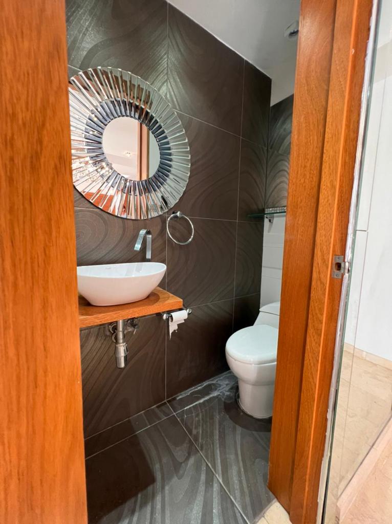apartamentos - VENDO APARTAMENTO EN URB REAL REMODELADO 3