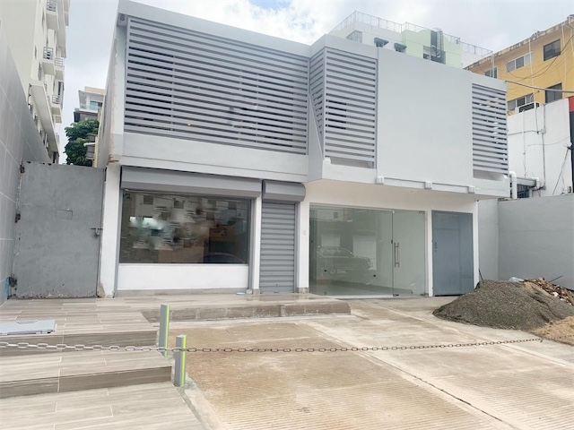 oficinas y locales comerciales - Local en evaristo céntrico  1