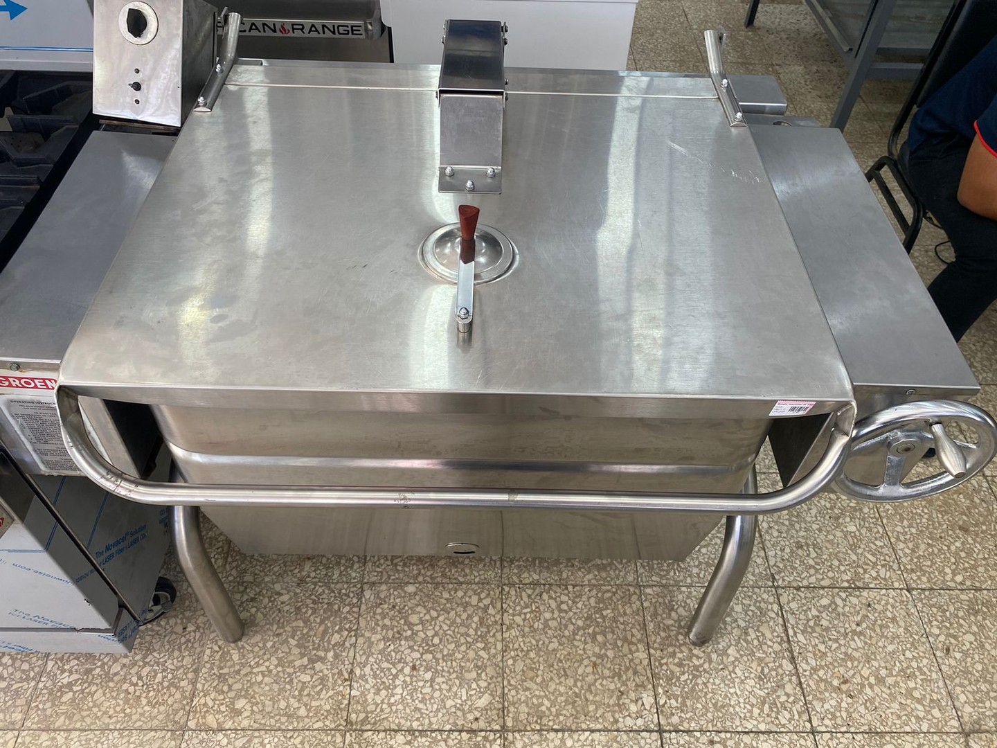 equipos profesionales - Groen Sarten Volteable de 30 Galones  2
