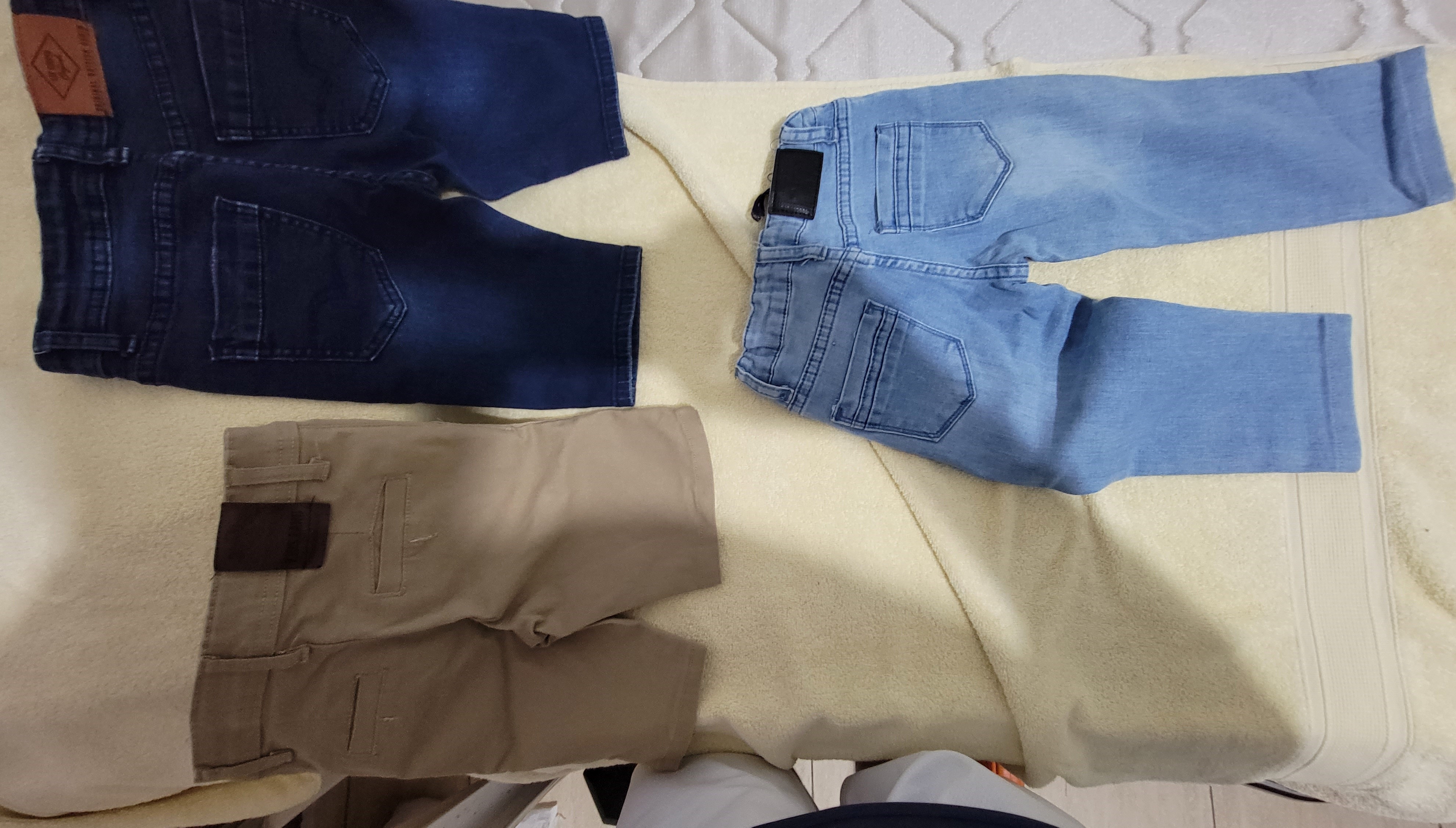 ropa y zapatos - **Vendo ropa pantalones cortos, jean zapatos, croc 4