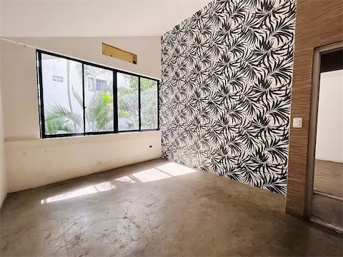oficinas y locales comerciales - Local céntrico en Piantini  7