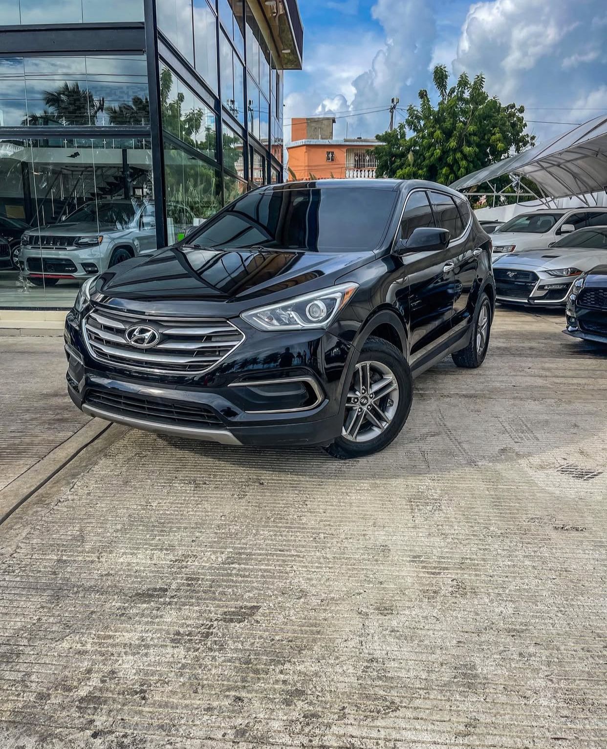jeepetas y camionetas - 2017 Hyundai Santa fe sport 4X4 950 Neg. 0