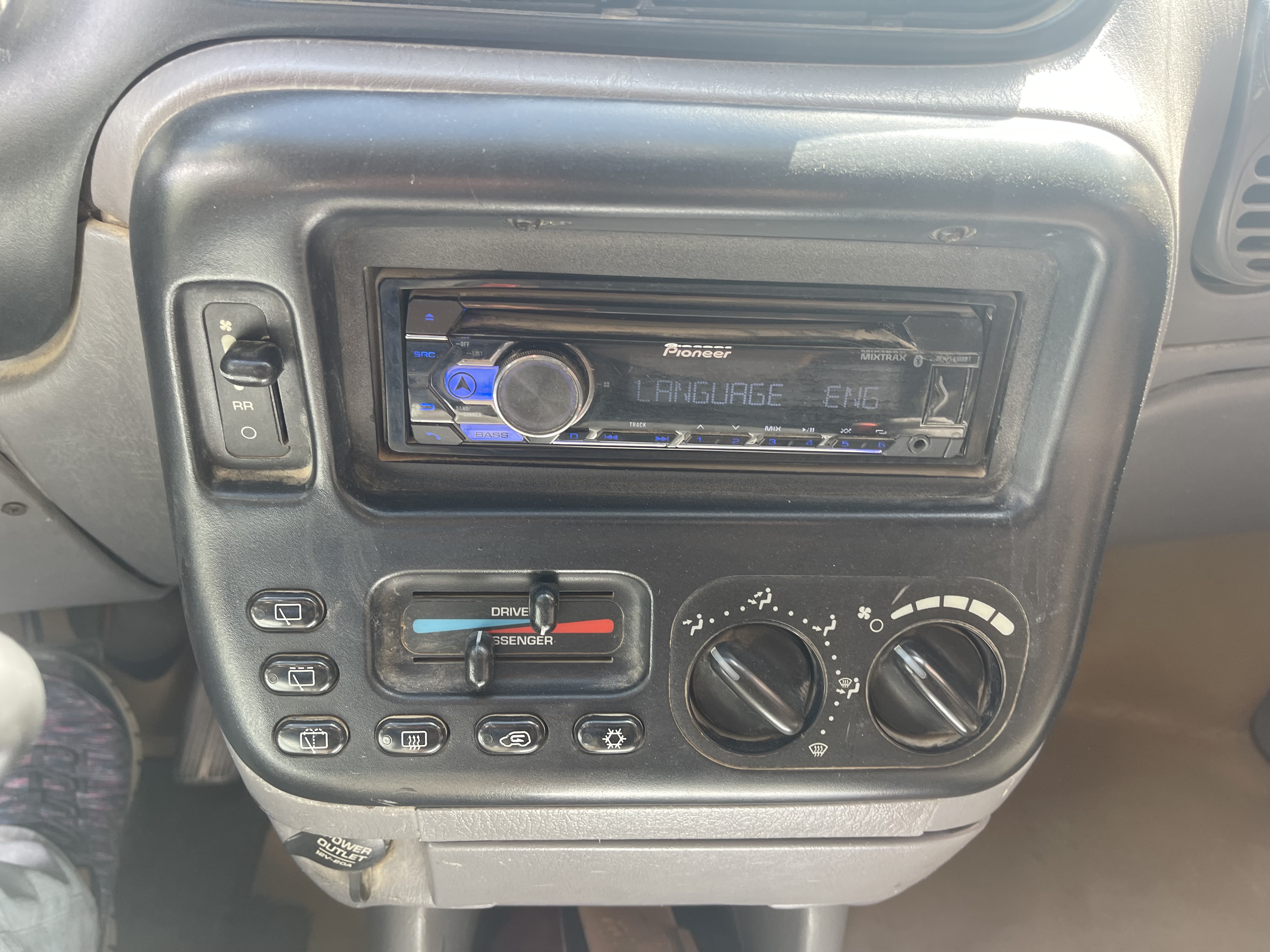 otros vehiculos - Dodge Caravan 2000 familiar o para transporte  5
