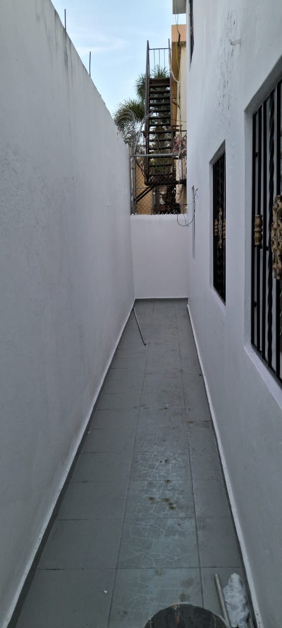 casas - Venta de Ampla Casa Remodelada en Alma Rosa II 2