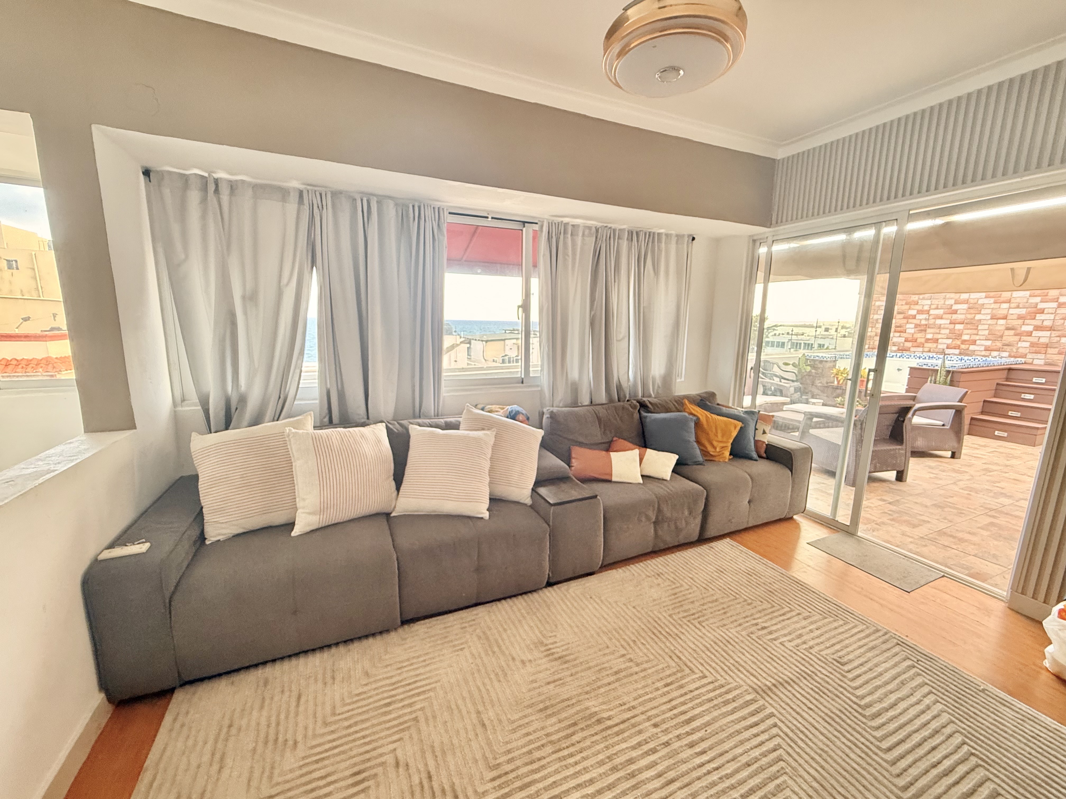 muebles y colchones - vendo en 65 mil por falta de espacio, comprados en 164 mil pesos, 1