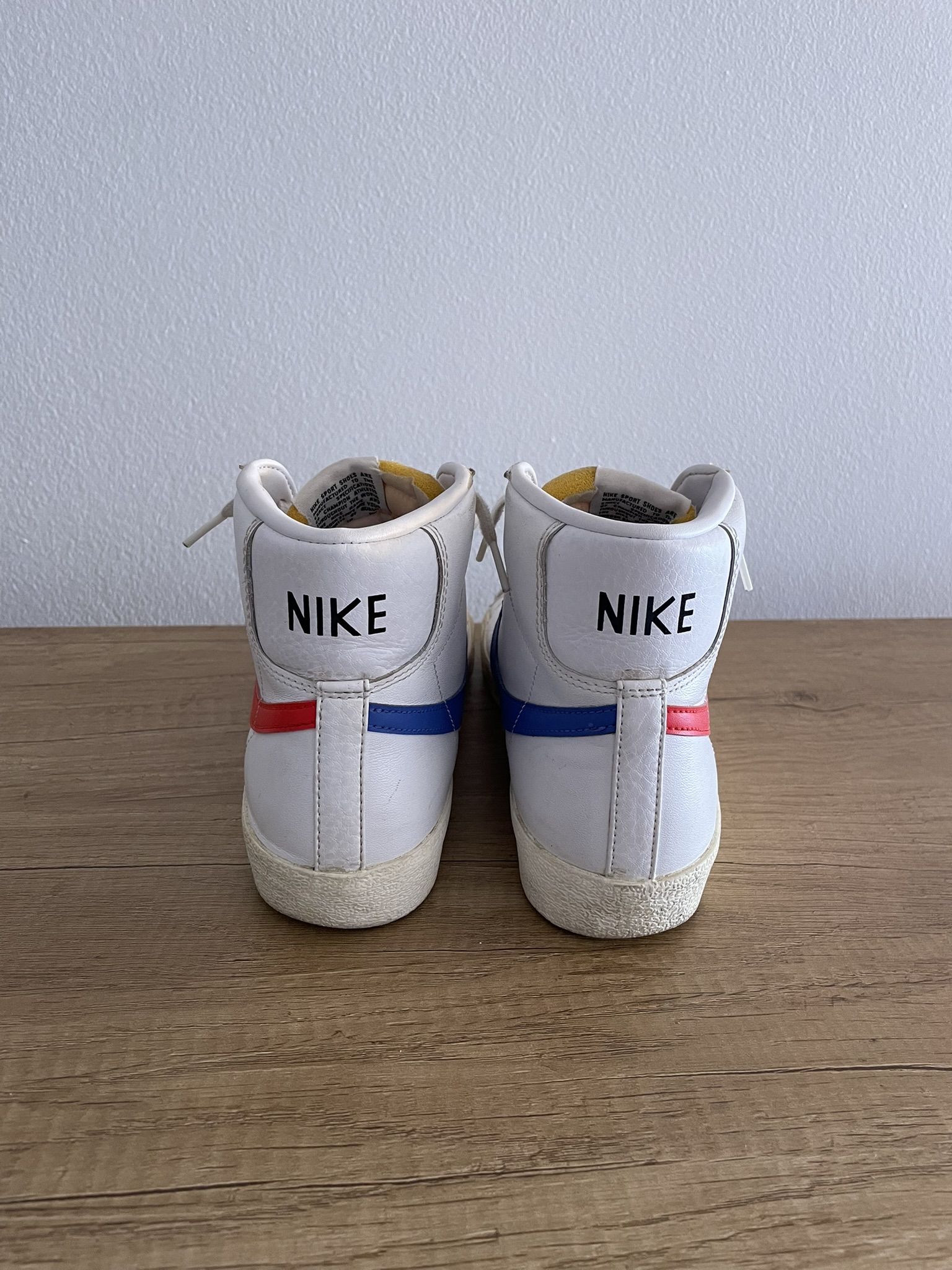 zapatos para hombre - Nike Blazer Mid '77 VNTG Blanco Rojo y Azul  2