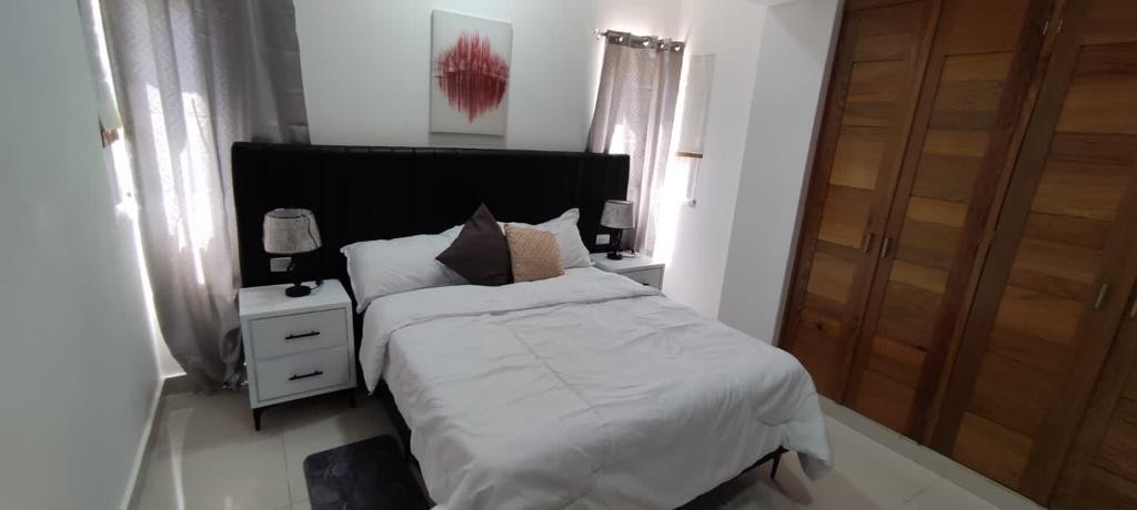 apartamentos -  Alquiler en Renacimiento 
2 hab
2 baños 
2 parq
usd$ 1,000 8