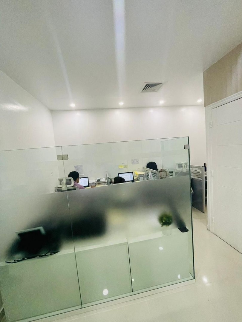oficinas y locales comerciales - Evaristo Morales oficina de 43m2 ascensor 1 parqueo 2