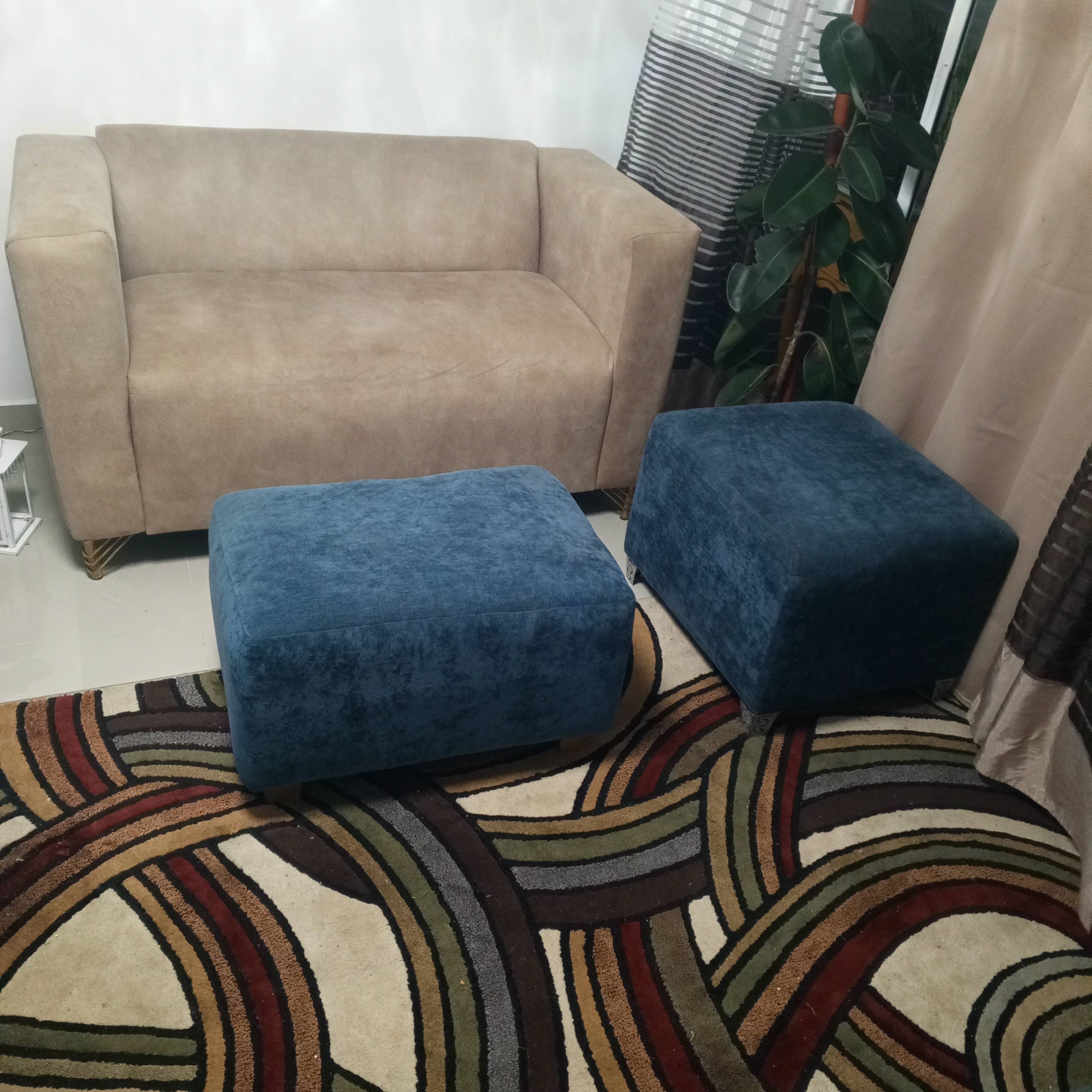 muebles y colchones - Sofa con dos otoman 1