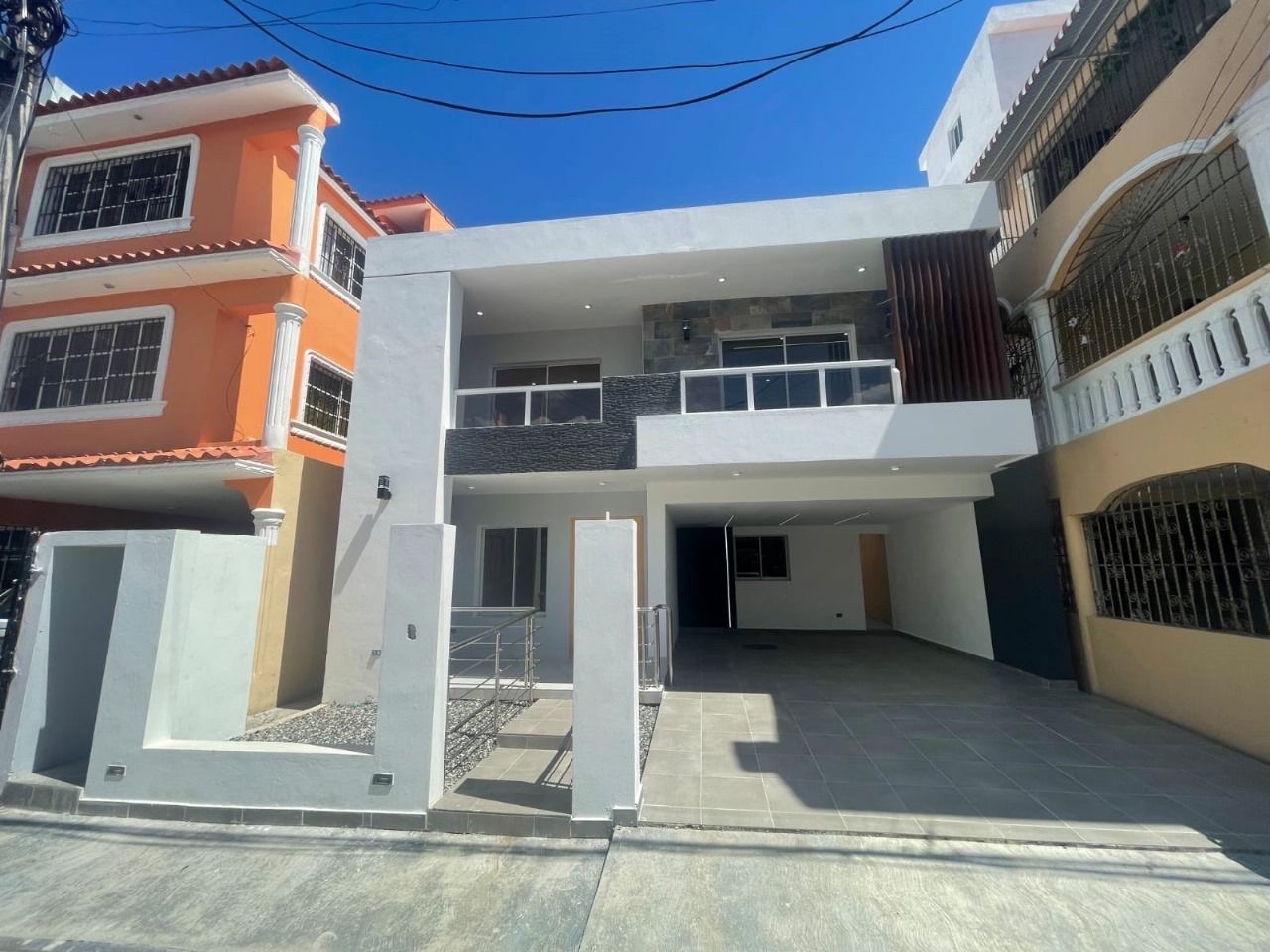 casas - venta de casa en la autopista de san isidro brisa oriental Santo Domingo este 