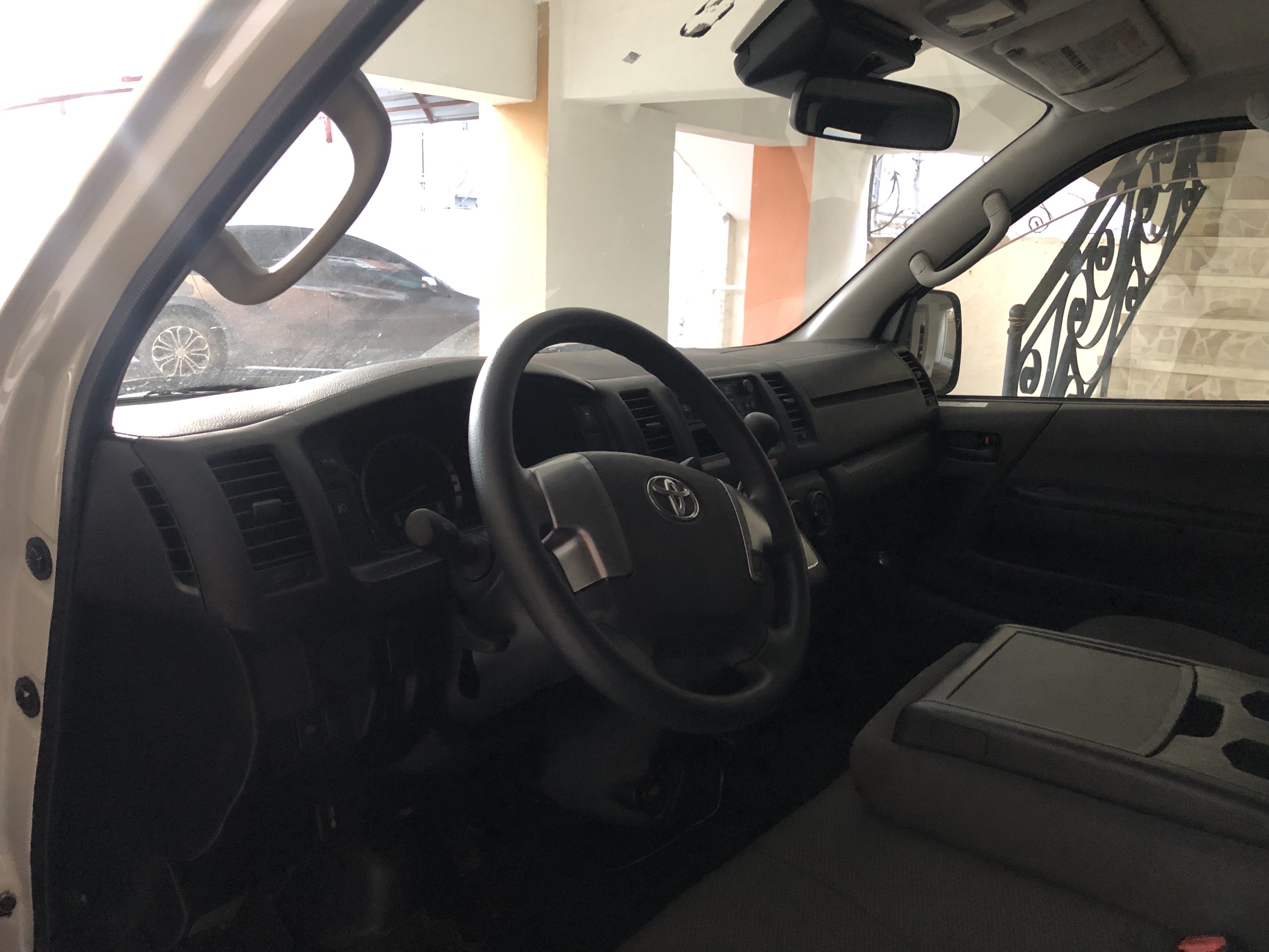 otros vehiculos - Toyota Hiace 2019 4x4 dissel en oferta 6