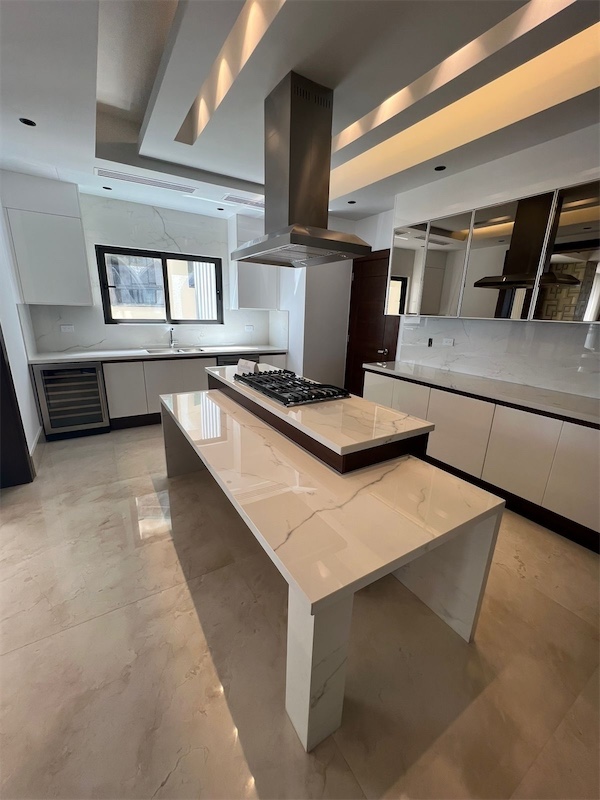 apartamentos - Venta de apartamento en torre de lujo en av Anacaona Distrito Nacional de 360mts 5
