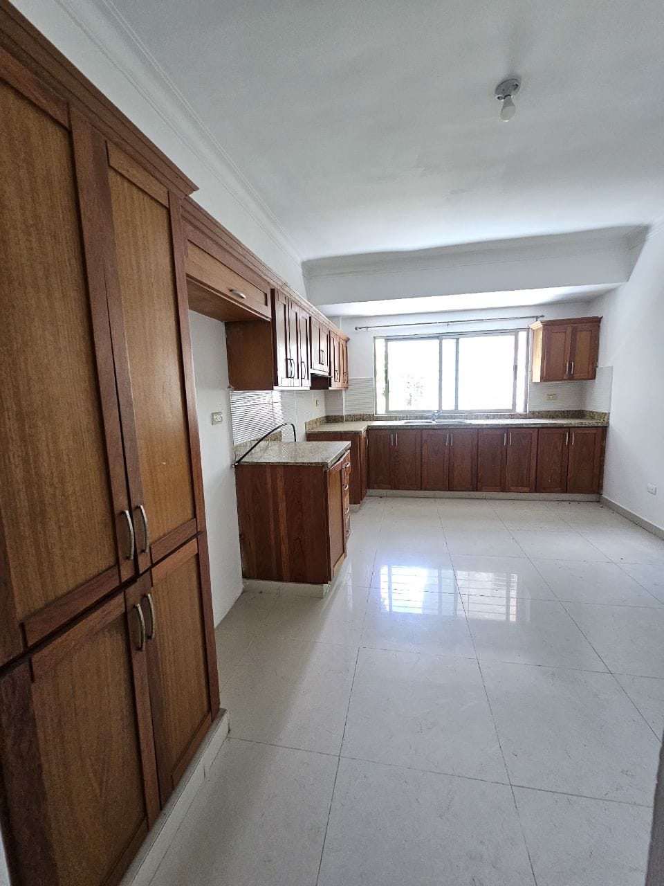 apartamentos -  Segundo Nivel con Terraza en El Millón ¡Espacioso y Exclusivo! 4