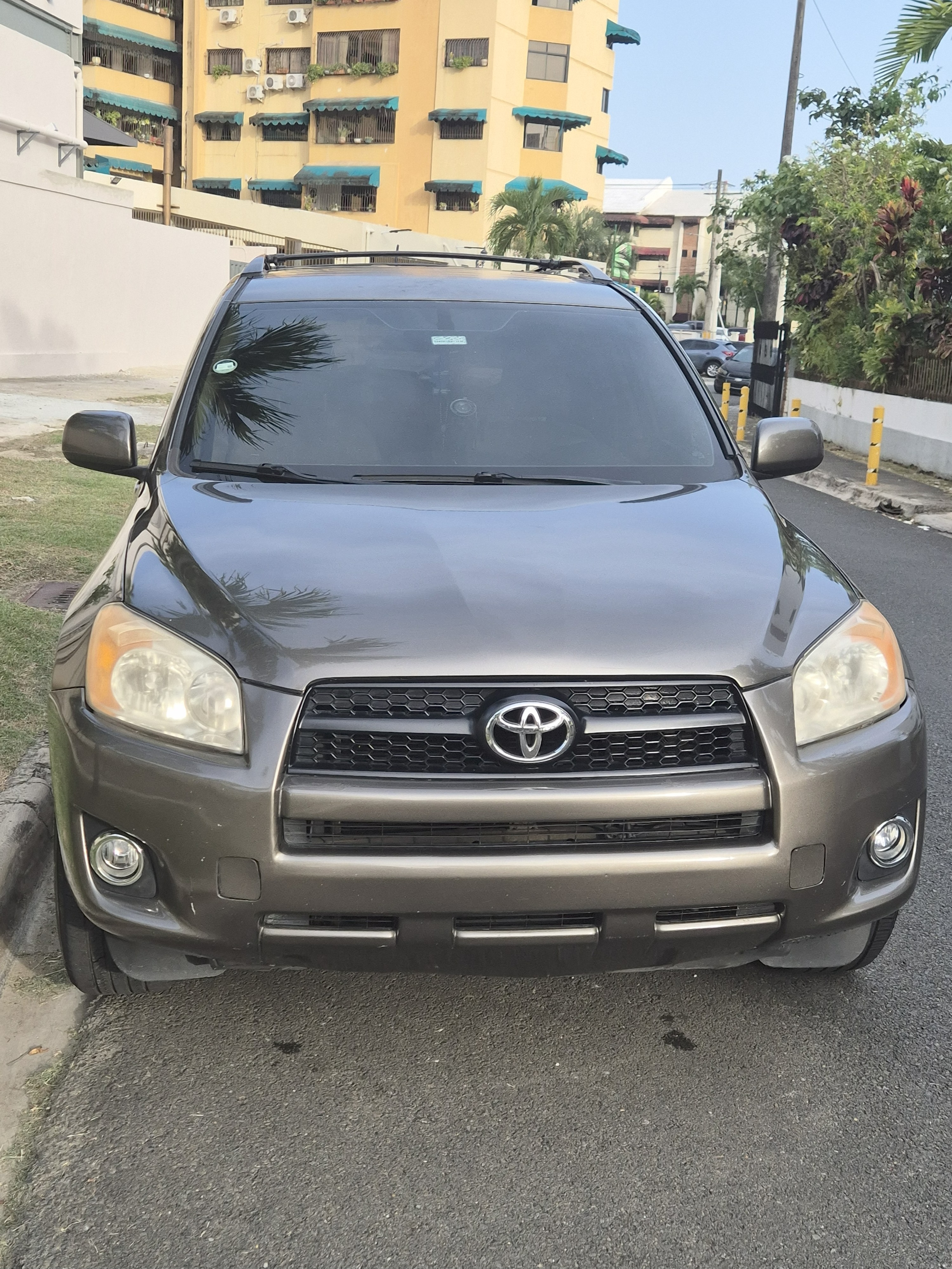 jeepetas y camionetas - VENDO TOYOTA RAV4 3