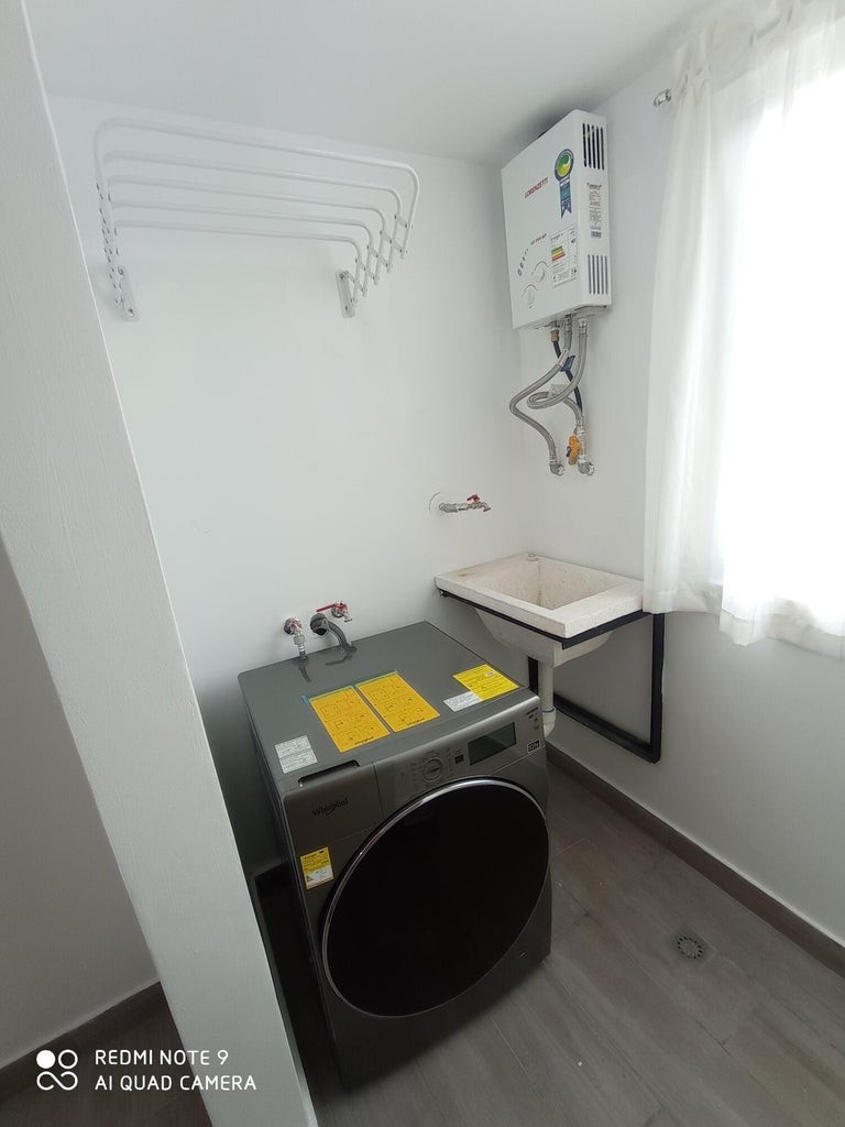 apartamentos - Apartamento con linea blanca en Evaristo Morales de Una Habitación. 5
