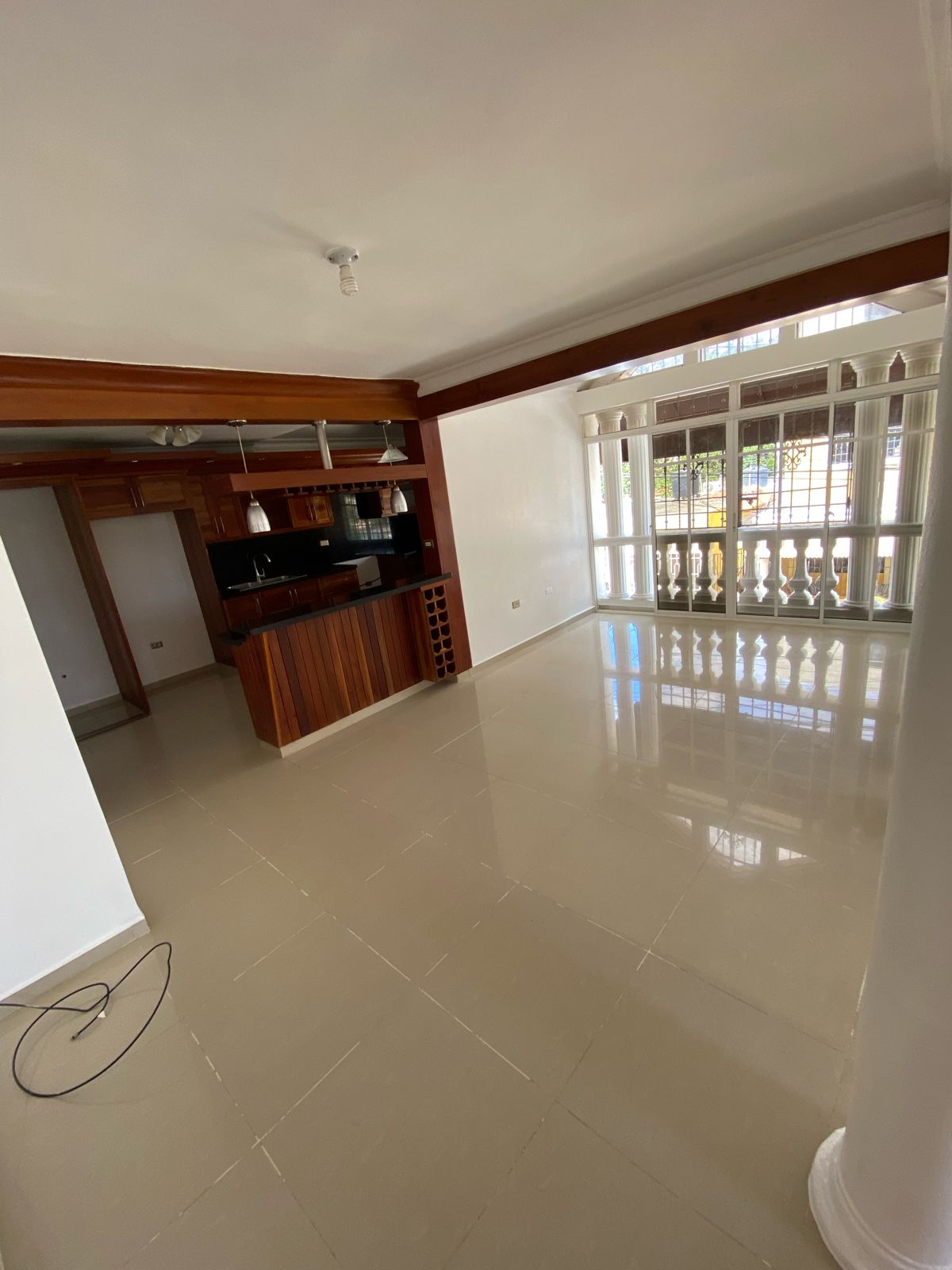 casas - 🏡 Venta de Casa de 3 Niveles en San Isidro. 5