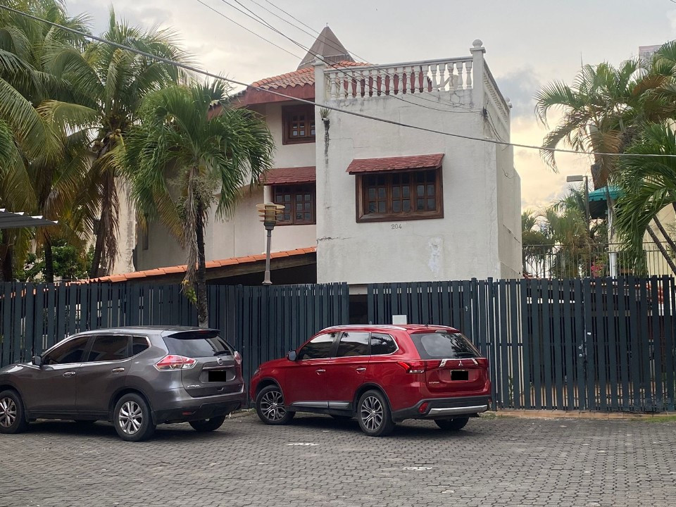 casas - Casa en venta en Los Cacicazgos 0