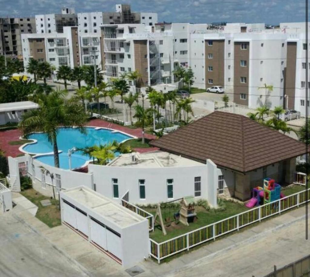 apartamentos - Tercer nivel, Los Rieles de Gurabo 10