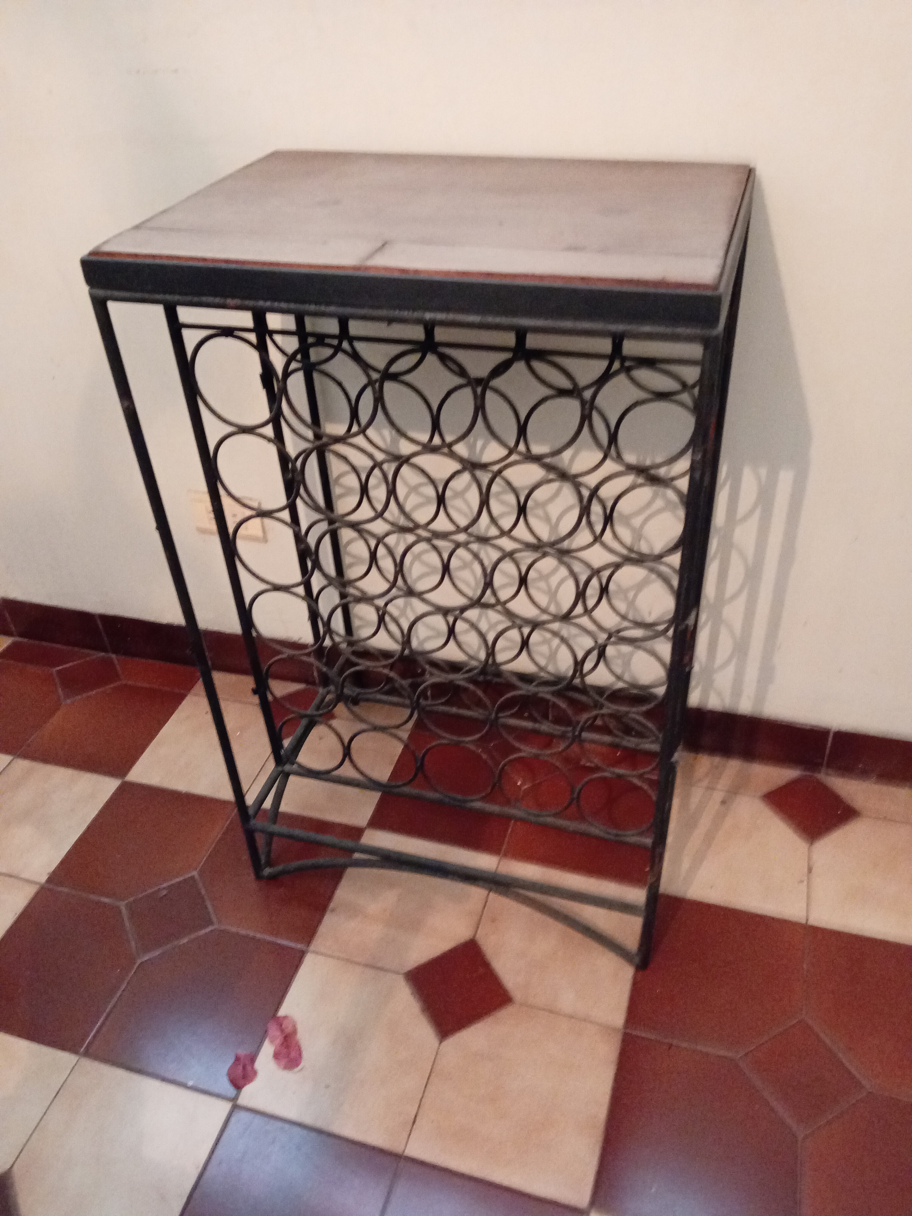 decoración y accesorios - Vinera de hierro 30 botellas 1