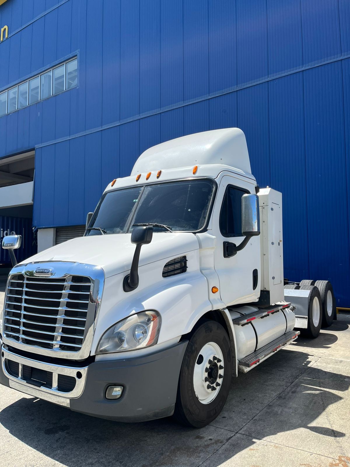 camiones y vehiculos pesados - Freightliner vehículo de arrastre 1