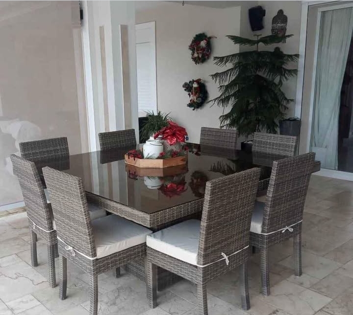 muebles y colchones - se vende comedor de fibra sintética se pueden mojar  1