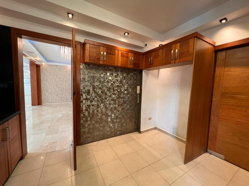 apartamentos - VENDO APARTAMENTO EN URB REAL REMODELADO 5