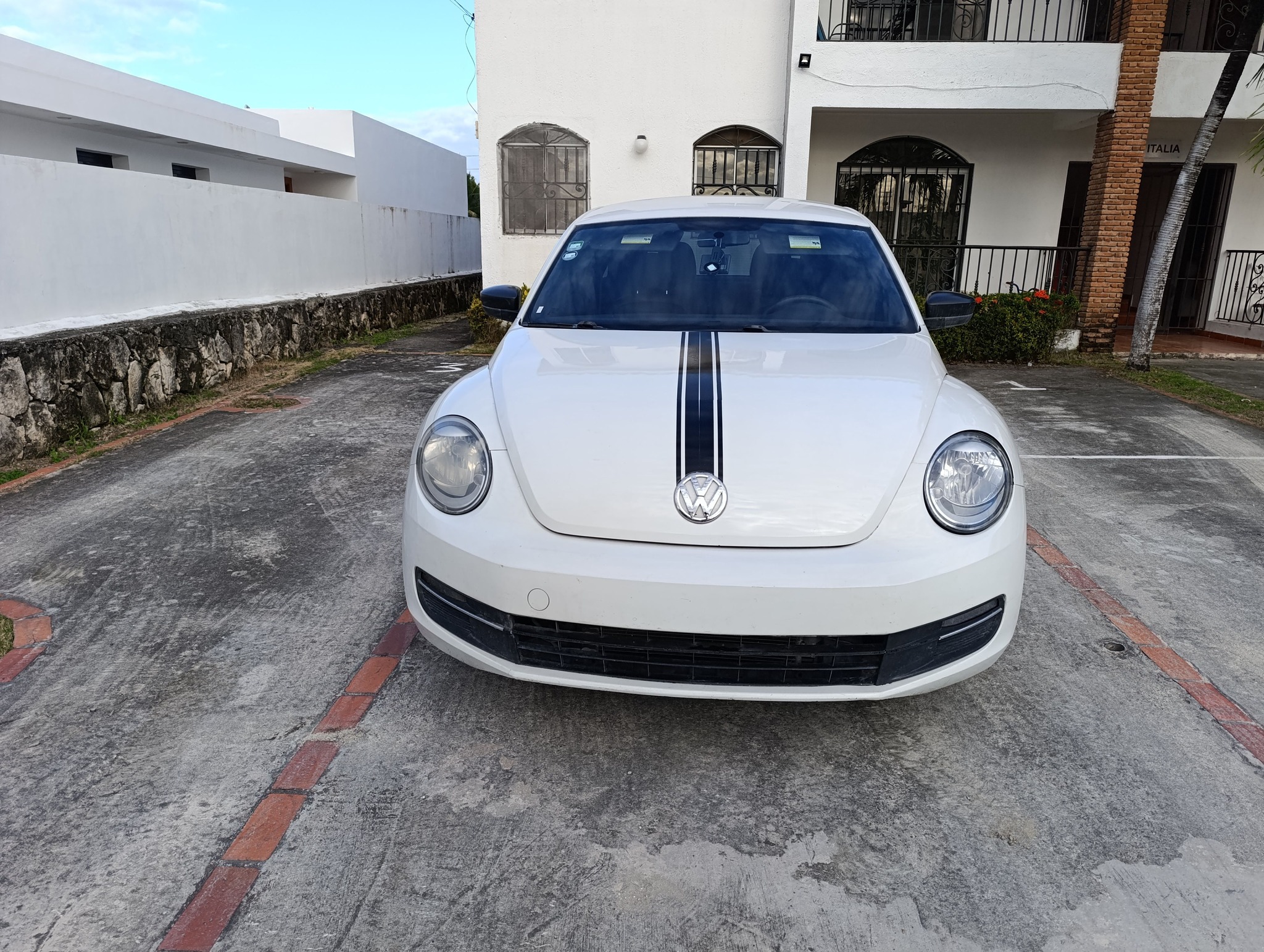 carros - de oportunidad se vende beetle con 45.000 m. 1