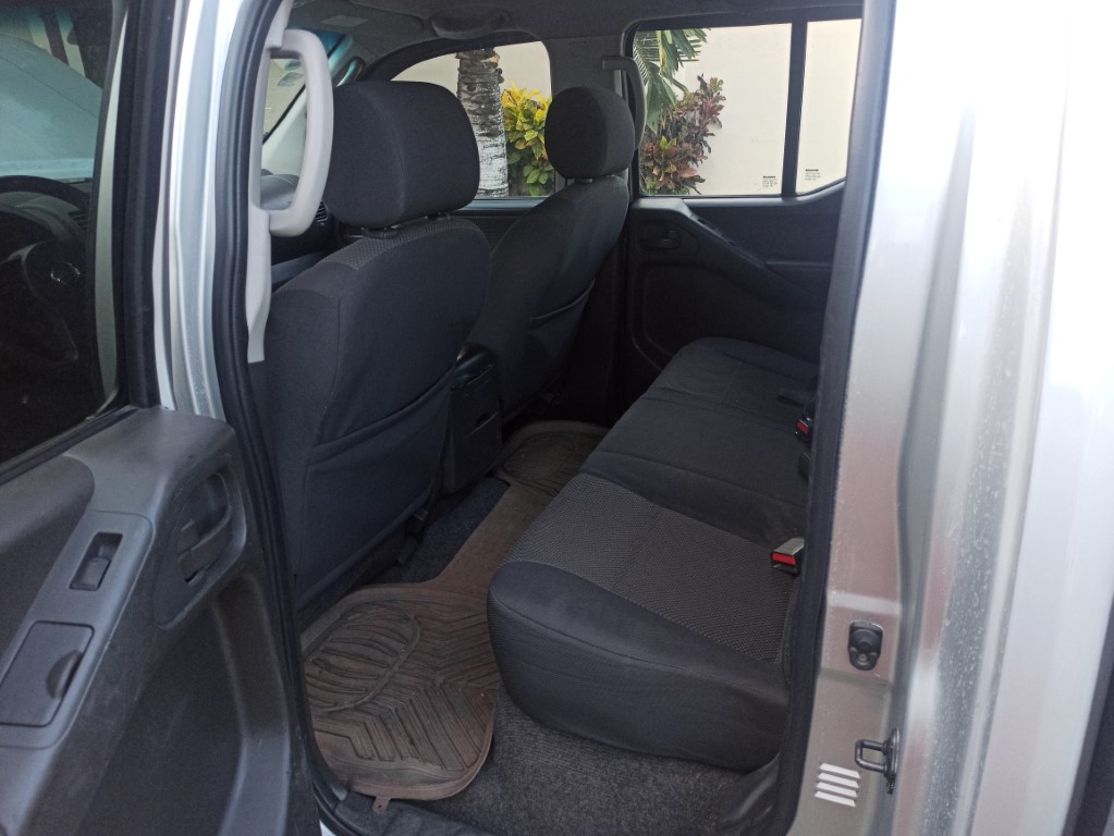 jeepetas y camionetas - Nissan Navara 2013 LE 4x4 Diesel 6