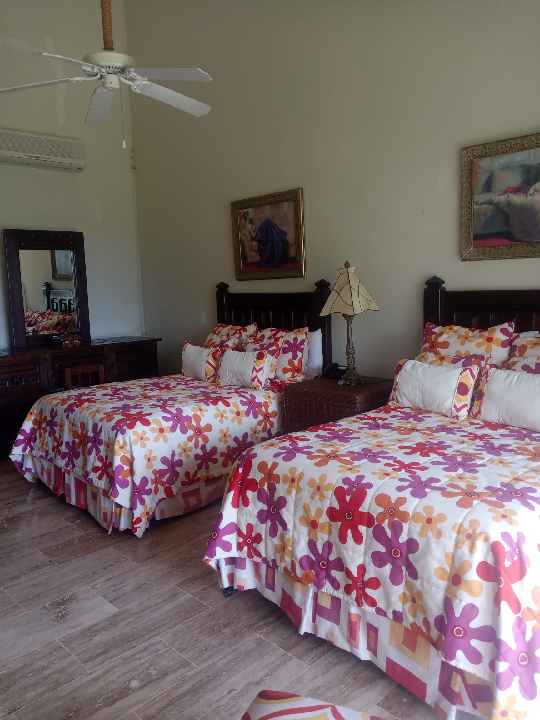 casas vacacionales y villas - Casa de campo villa, en un cul de sac, privacidad con más de 10 parqueos 9